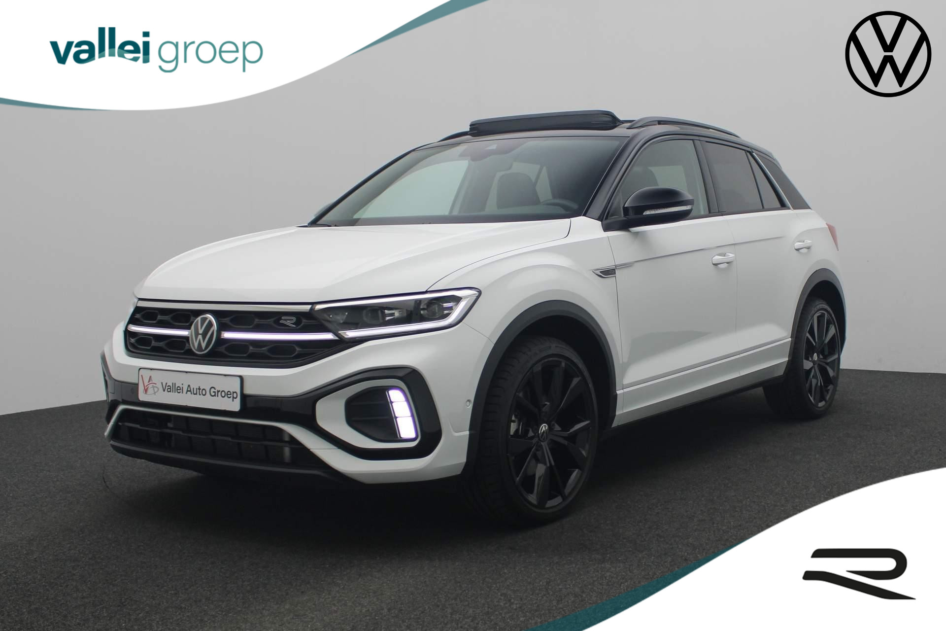 Volkswagen T-Roc 1.5 TSI 150PK DSG R-Line | Pano | Trekhaak | IQ Light | Beats | Camera | Camera | Navi | Stoelverwarming | Sportonderstel | ACC | Keyless