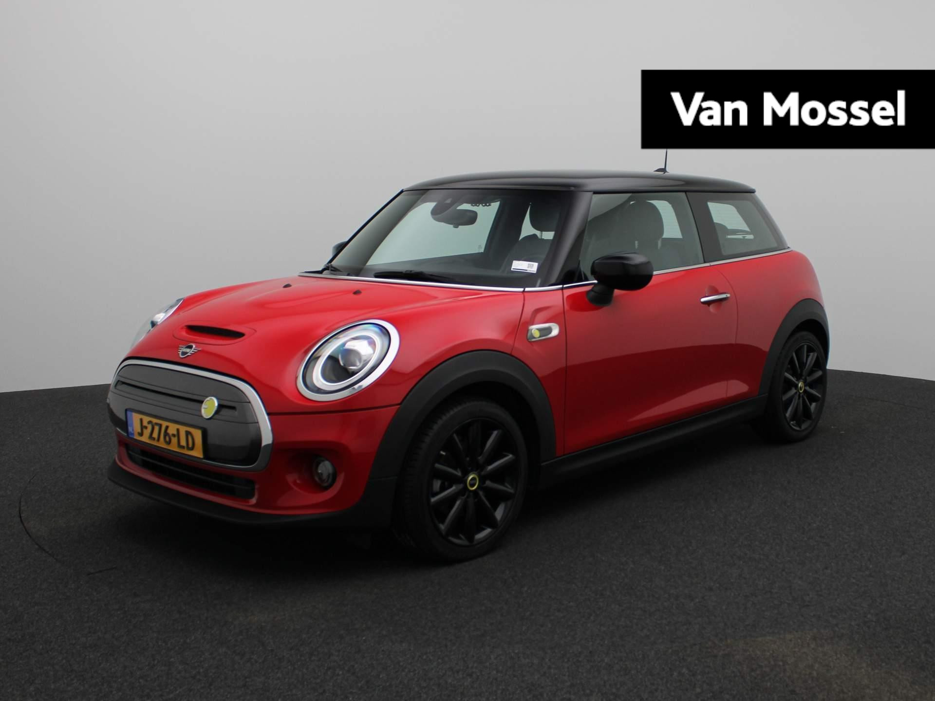 MINI Electric Mini Essential 33 kWh | Automaat | Keyless Entry | Start/Stop Systeem | Achteruitrijcamera| Virtual Cockpit | Stoel Verwarming | Lederen/Stof Bekleding | 12 Maanden BOVAG Garantie |