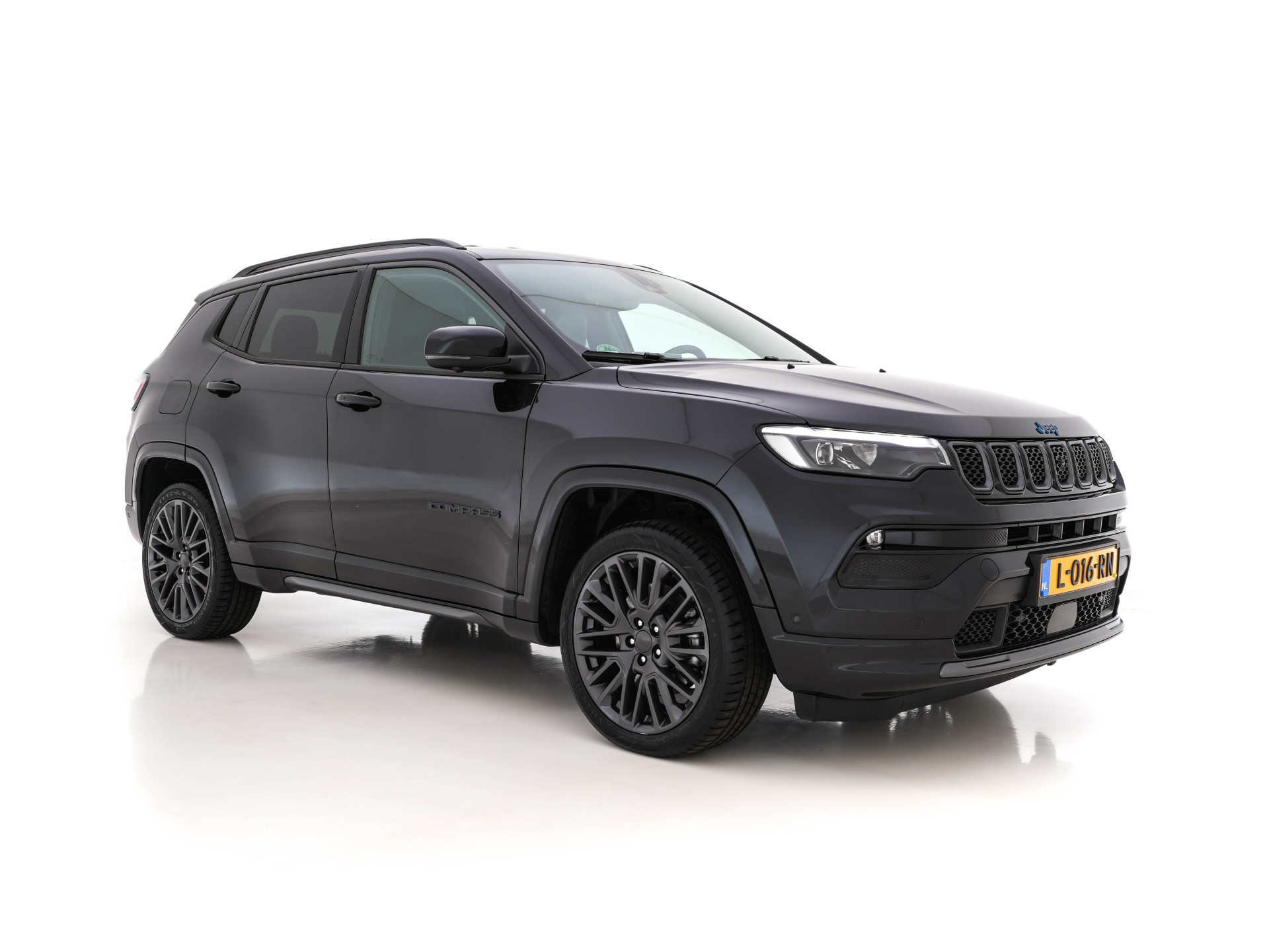 Jeep Compass 4xe 240 Plug-in Hybrid Electric S Black-line AWD (INCL-BTW) *FULL-LEATHER | ALPINE-SURROUND | FULL-LED | ADAPT.CRUISE | MEMORY-PACK | BLIND-SPOT | KEYLESS | DAB+ | DIGI-COCKPIT | SURROUND-VIEW | COMFORT-SEATS | 19''ALU*