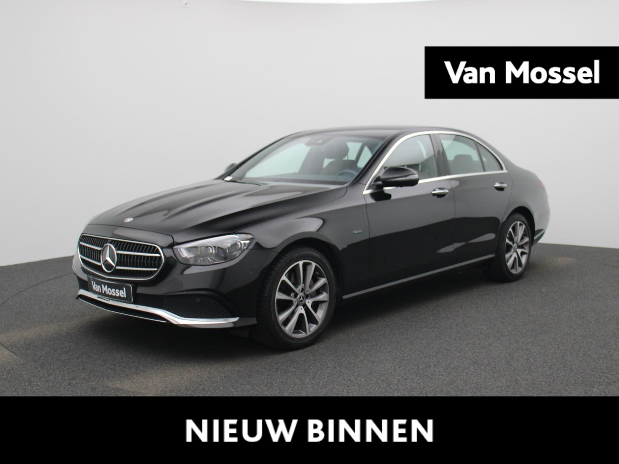 Mercedes-Benz E-Klasse 300 e Business Solution Luxury | Lederen bekleding | Automatische Achterklep | 360 Cam | Stoelverwarming | Apple Carplay |