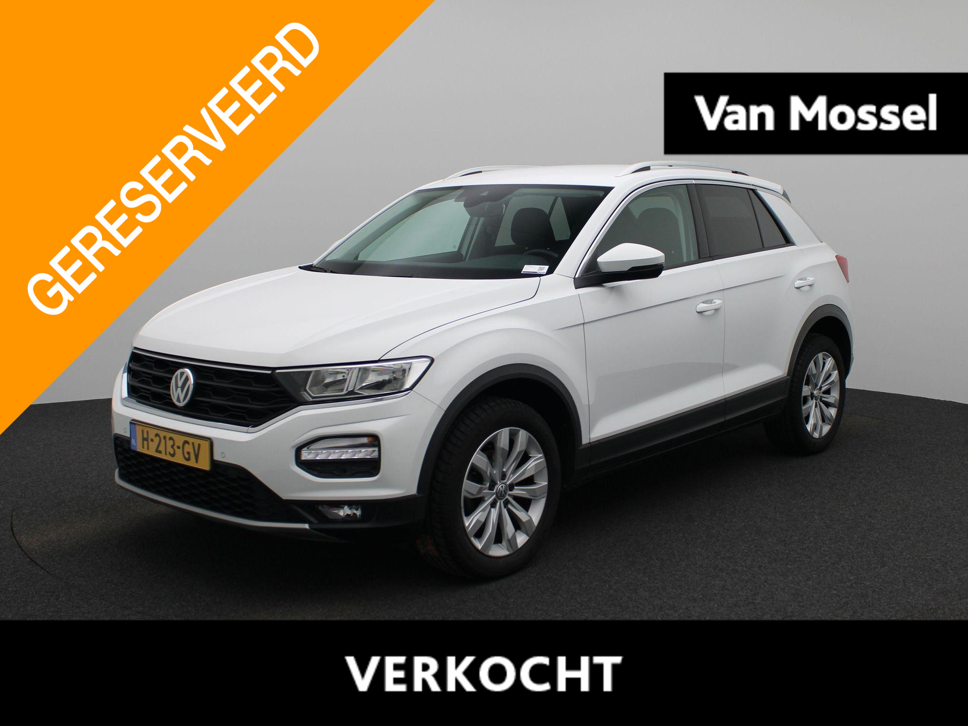 Volkswagen T-Roc 1.0 TSI Style Business 116 PK | Navigatie | Airco | Adaptieve Cruise Control | Lane Assist | Apple Carplay | Achteruitrijcamera | Parkeersensoren voor- en achter | Elektrische achterklep |
