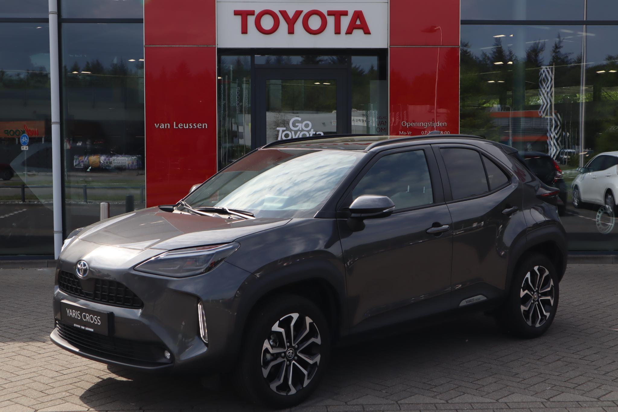 Toyota Yaris Cross 1.5 HYBRID 115 DYNAMIC PANORAMADAK APPLE/ANDROID KEYLESS EL-ACHTERKLEP.  STOEL/STUURVERWARM. HEAD-UP