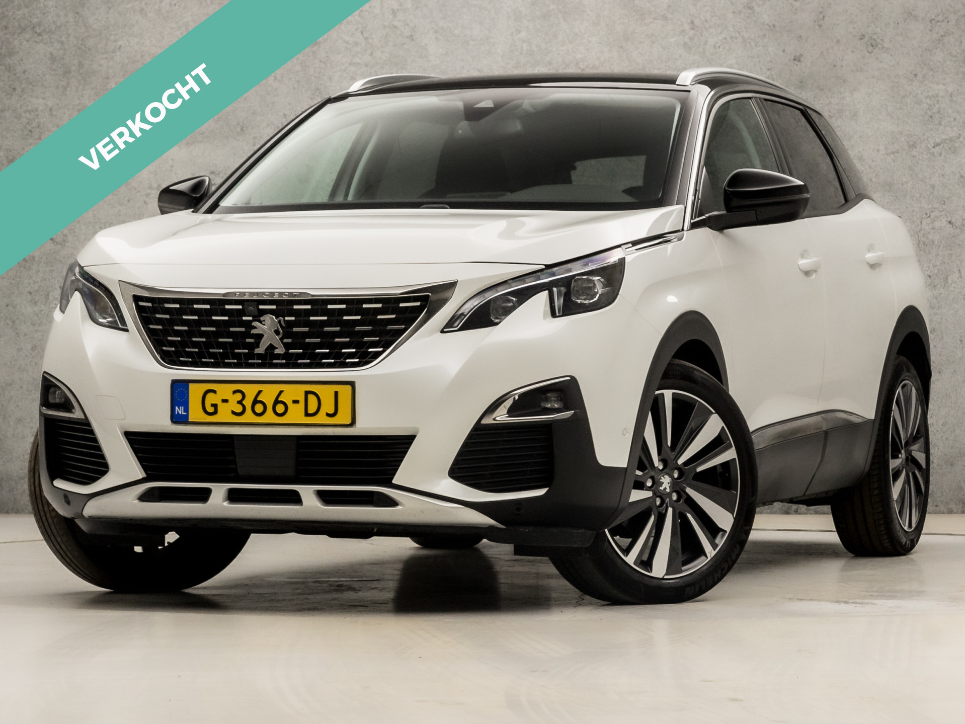 Peugeot 3008 1.2 PureTech Deluxe Automaat (APPLE CARPLAY, GROOT NAVI, STOELVERWARMING, ADAPTIVE CRUISE, LEDER, MEMORY SEATS, LED KOPLAMPEN, ELEK ACHTERKLEP, KEYLESS, GETINT GLAS, 360 CAMERA, NIEUWE APK, NIEUWSTAAT)