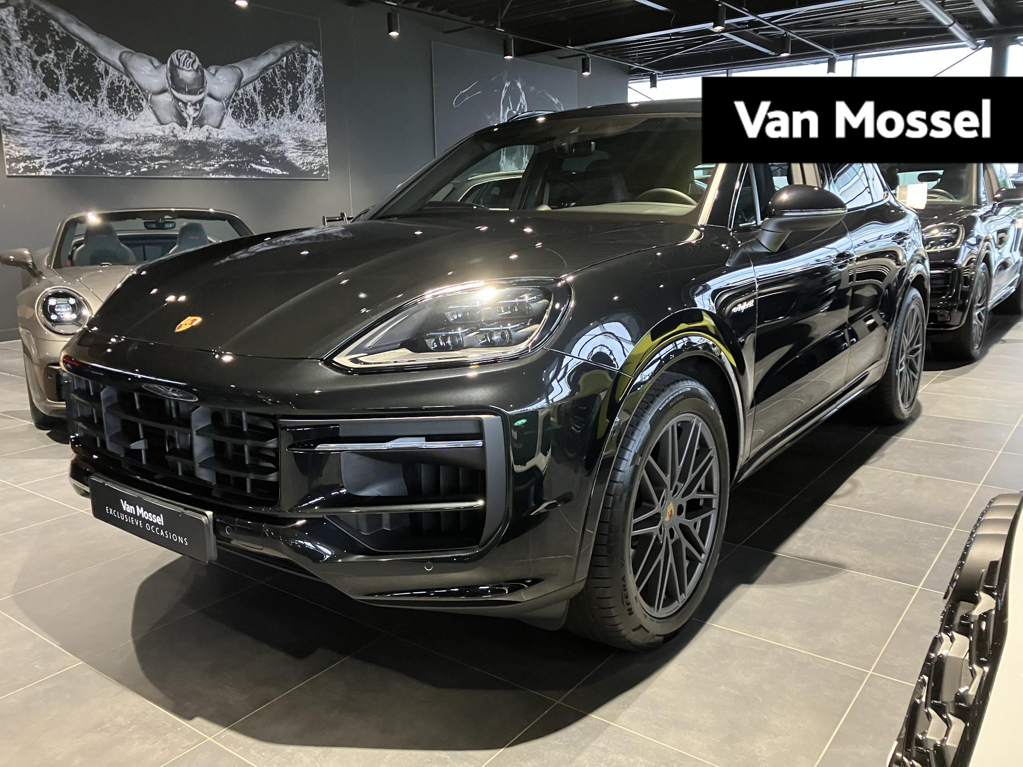 Porsche Cayenne 3.0 E-Hybrid | SPORTDESIGN | SPORTCHRONO | SPORTEINDPIJPEN | BOSE | ADAPTIVE CRUISE CONTROL | MATRIX LED | PANORAMA/SCHUIF-KANTELDAK | 18-WEG STOELEN | PASM LUCHTVERING | SFEERVERLICHTING |