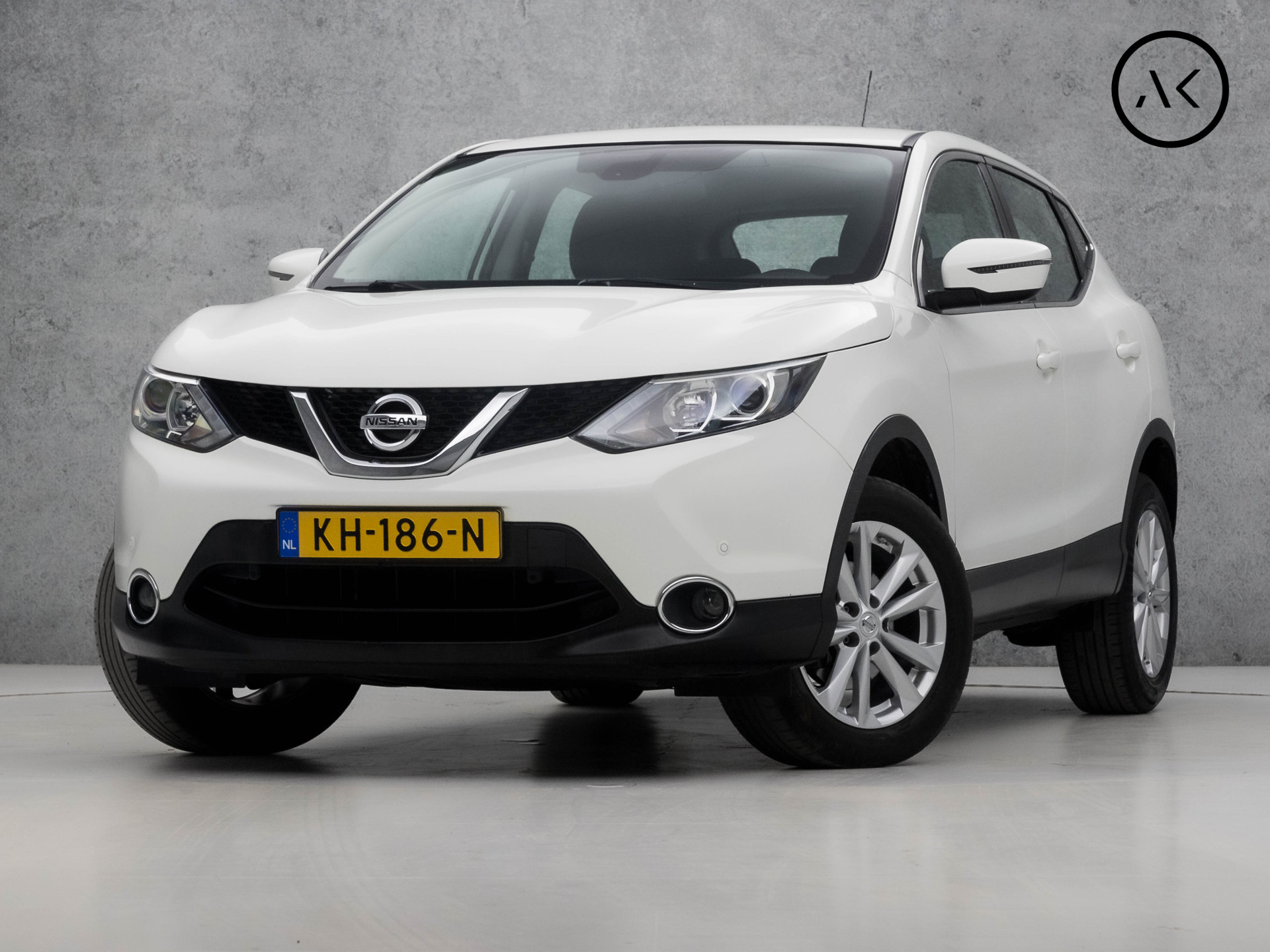 Nissan QASHQAI 1.2 Acenta Sport (NAVIGATIE, CAMERA, TREKHAAK, CLIMATE, SPORTSTOELEN, CRUISE, XENON, BLUETOOTH, NIEUWE APK, NIEUWSTAAT)