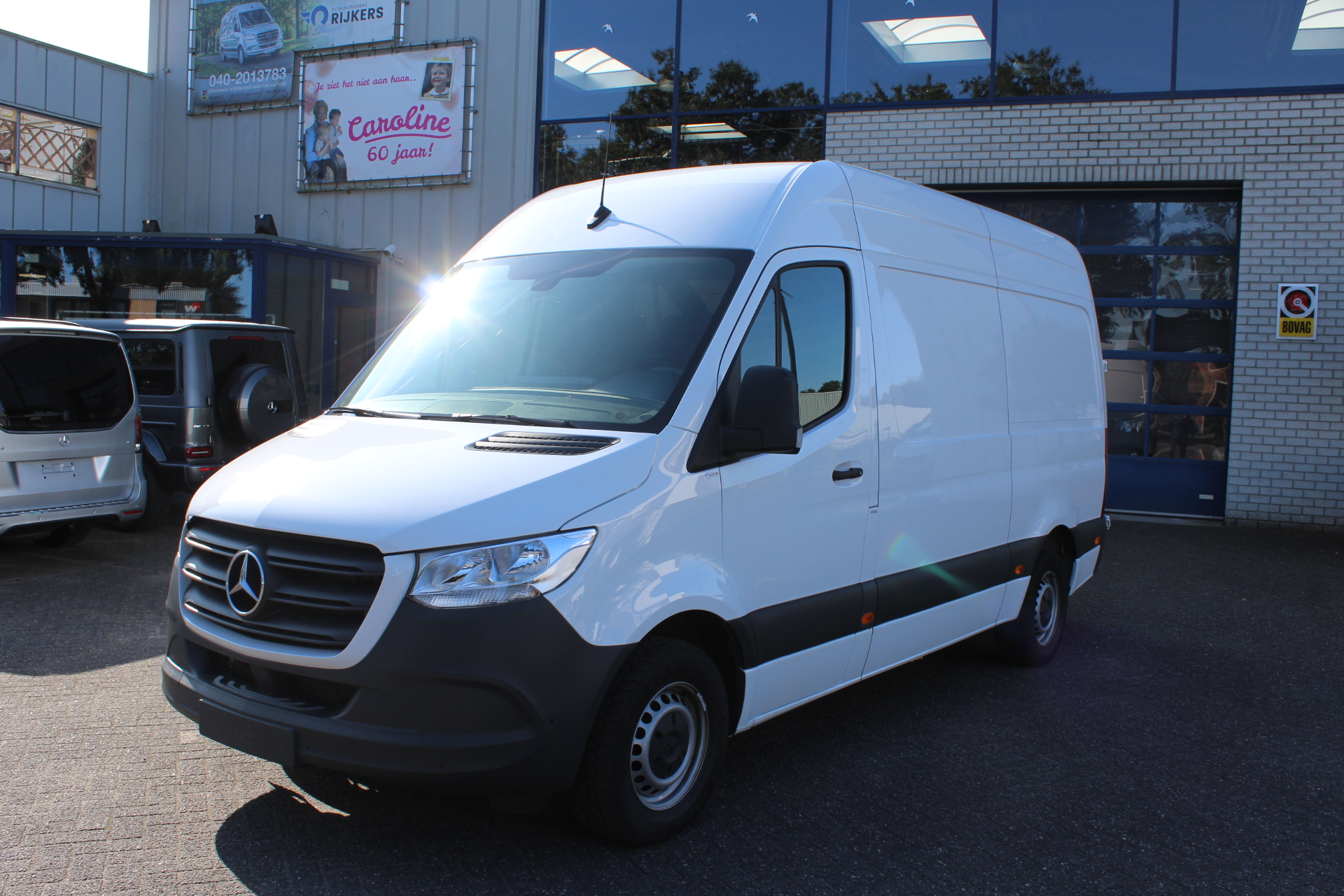 Mercedes-Benz Sprinter 317 CDI L2H2 3500kg trekhaak, MBUX met parkeerpakket en camera