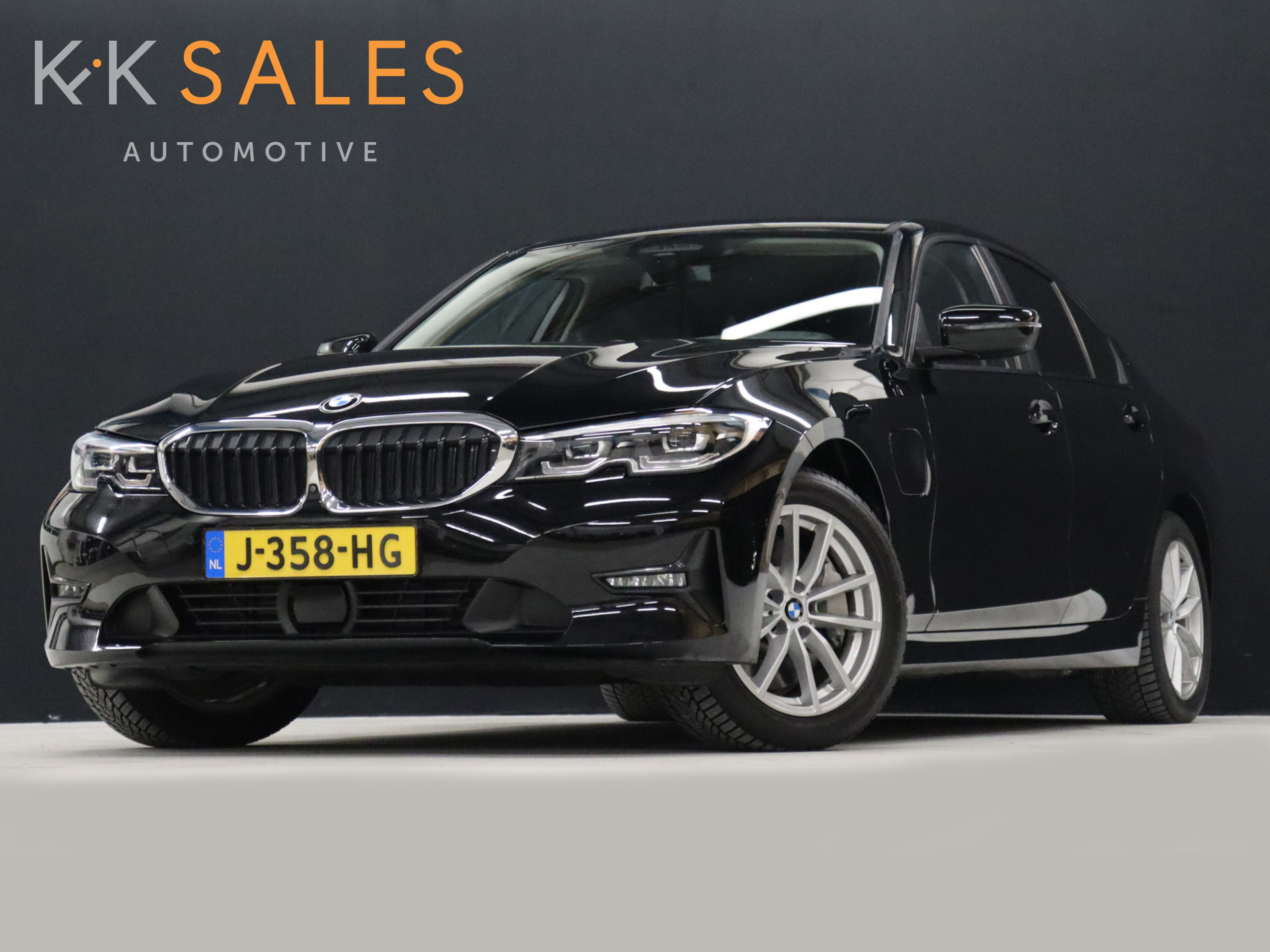 BMW 3 Serie 330e eDrive M Sport Line M-PAKKET [360° CAMERA, APPLE CARPLAY, NAVIGATIE GROOT, VOL LEDER, M-STUUR, ANDROID, TREKHAAK, LED, DAB+, NIEUWSTAAT]