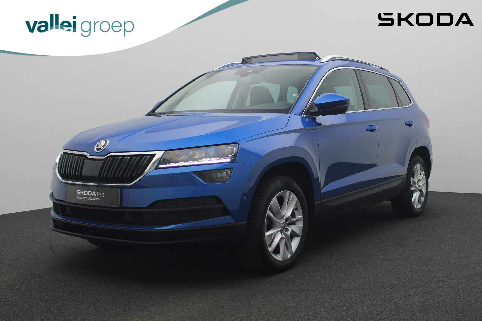 Škoda Karoq 1.5 TSI 150PK DSG ACT Business Edition | Pano | Leder | Geheugenstoel | CANTON | Camera | Stoelverwarming | Navi | Apple Carplay / Android Auto