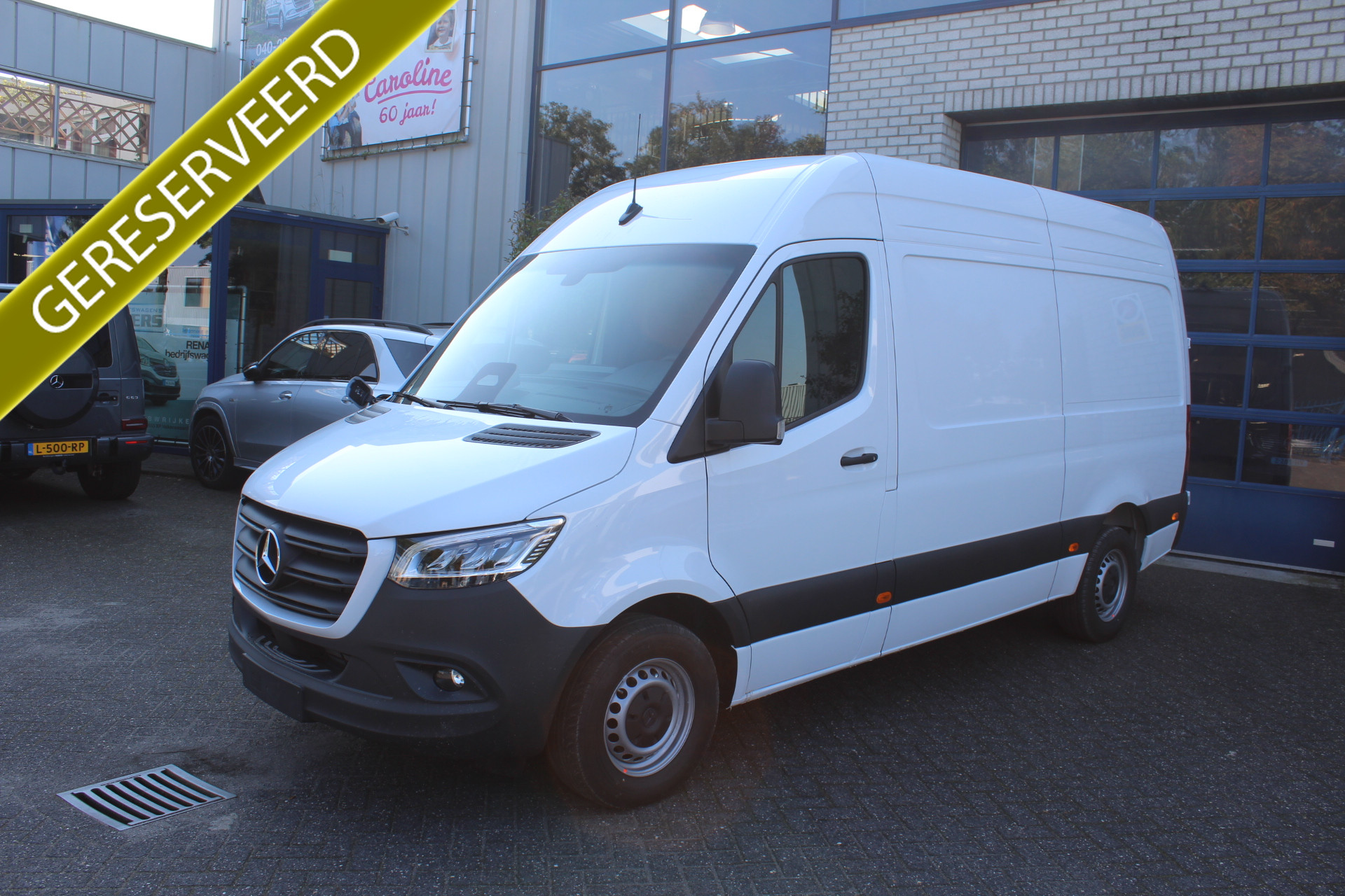 Mercedes-Benz Sprinter 317 CDI L2H2 Pro 3500 kg trekgewicht, Geveerde stoel, LED koplampen