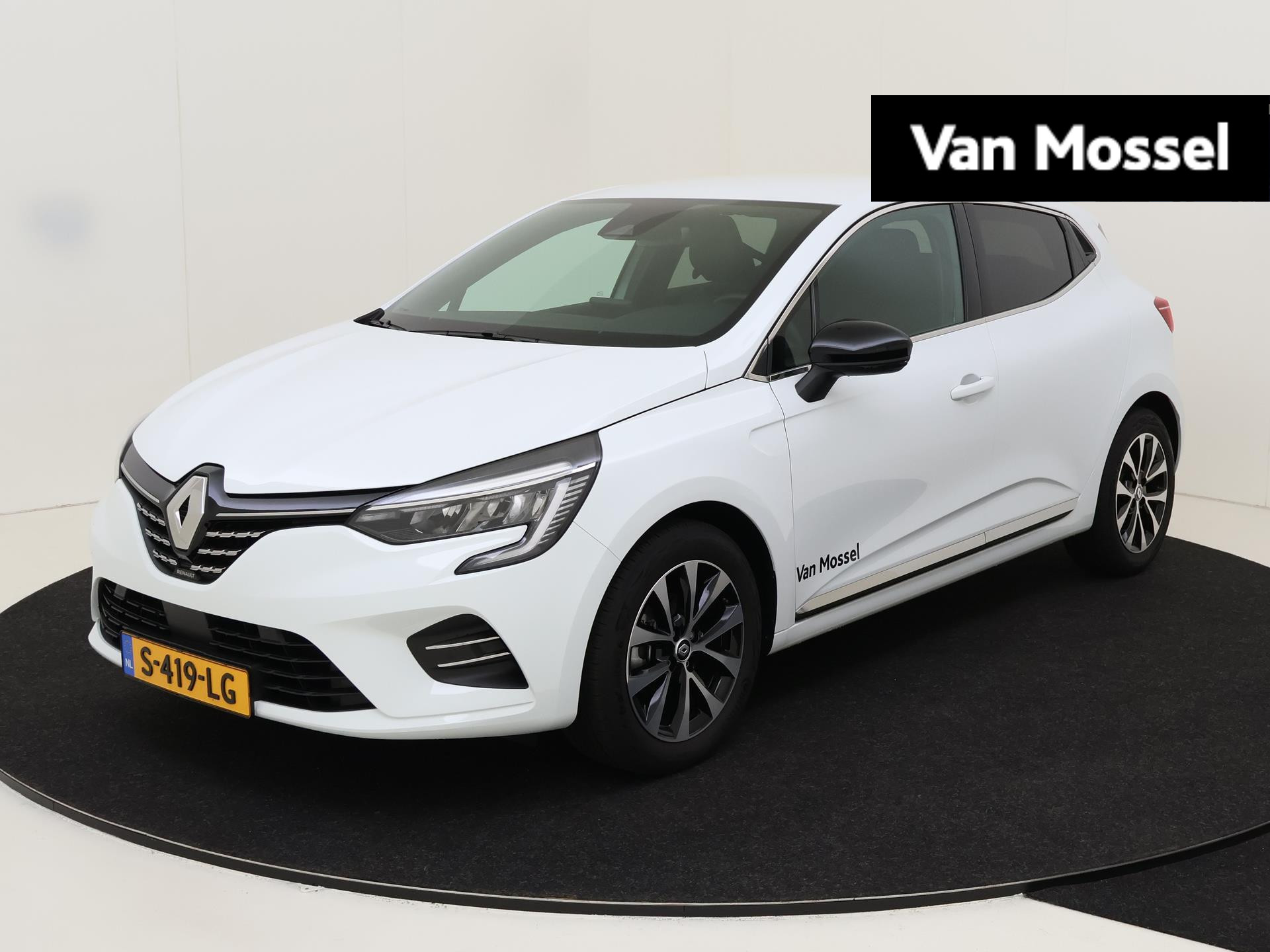 Renault Clio TCe 90 Techno | Easy Link Navigatie 9,3 inch | Apple Carplay & Android Auto | Parkeersensoren Voor + Achter | Camera Achter | Climate Control | 16" Lichtmetalen Wielen