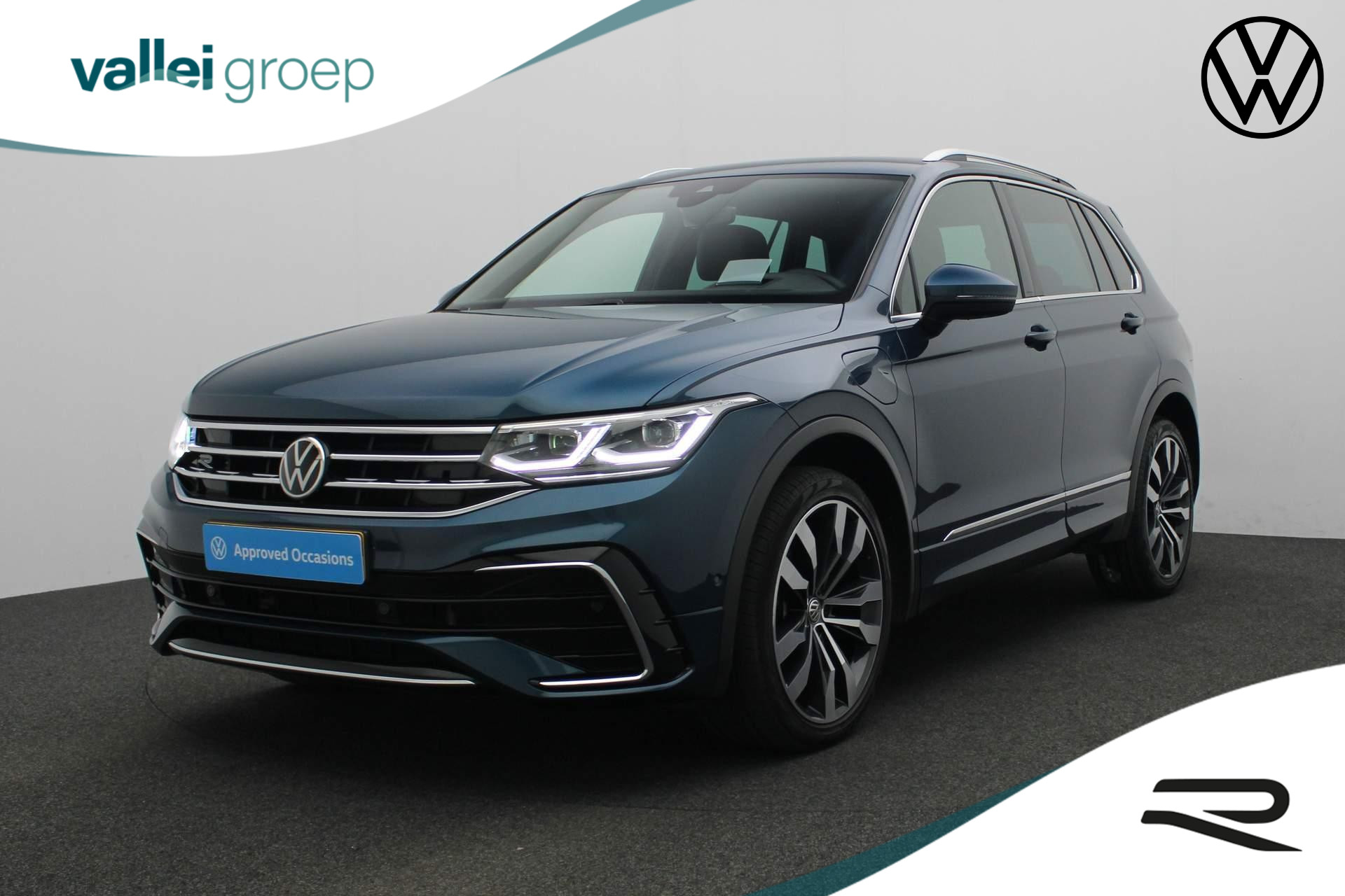 Volkswagen Tiguan 1.4 TSI 245PK DSG eHybrid R-Line Business+ | Trekhaak | Navi Discover Pro | Adaptief onderstel | 20 inch lichtmetalen velgen | LED plus | HUD | ACC | Keyless | Apple Carplay / Android Auto