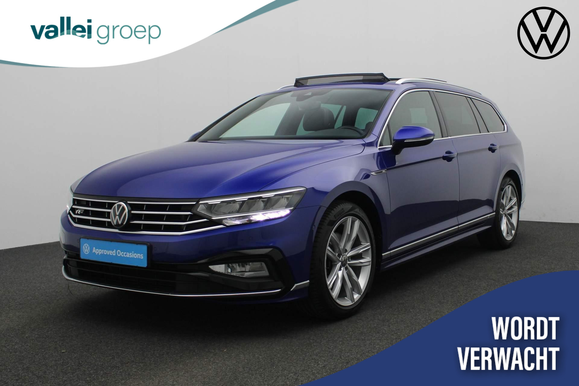 Volkswagen Passat Variant 1.5 TSI 150PK DSG R-Line Business + | Pano | Trekhaak | Camera | Stoelverwarming | Navi | ACC | Keyless | Digital Cockpit Pro | Side Assist