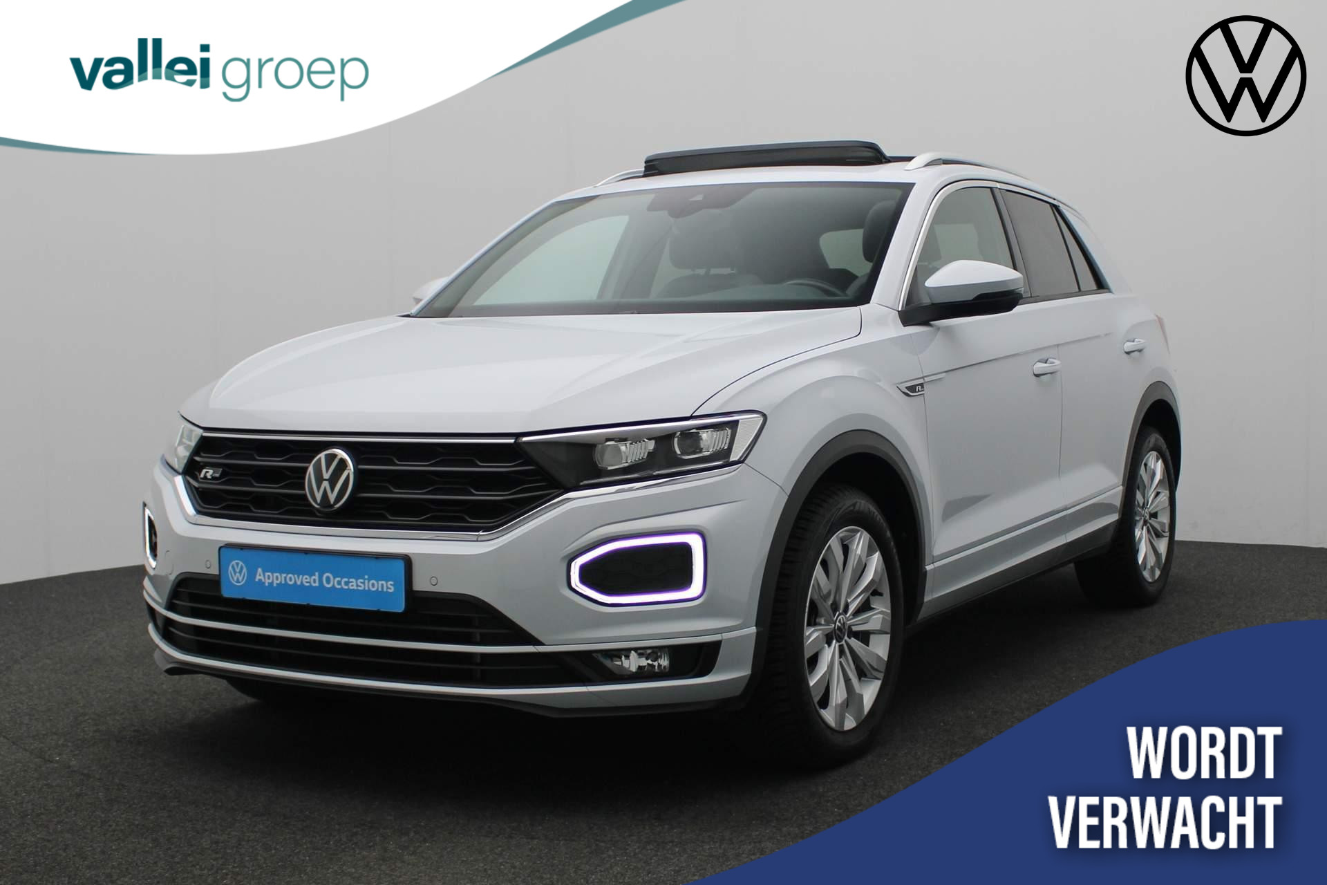 Volkswagen T-Roc 1.5 TSI 150PK DSG Sport Business R-Line | Pano | Trekhaak | Camera | Stoelverwarming | Navi | Sportonderstel | ACC