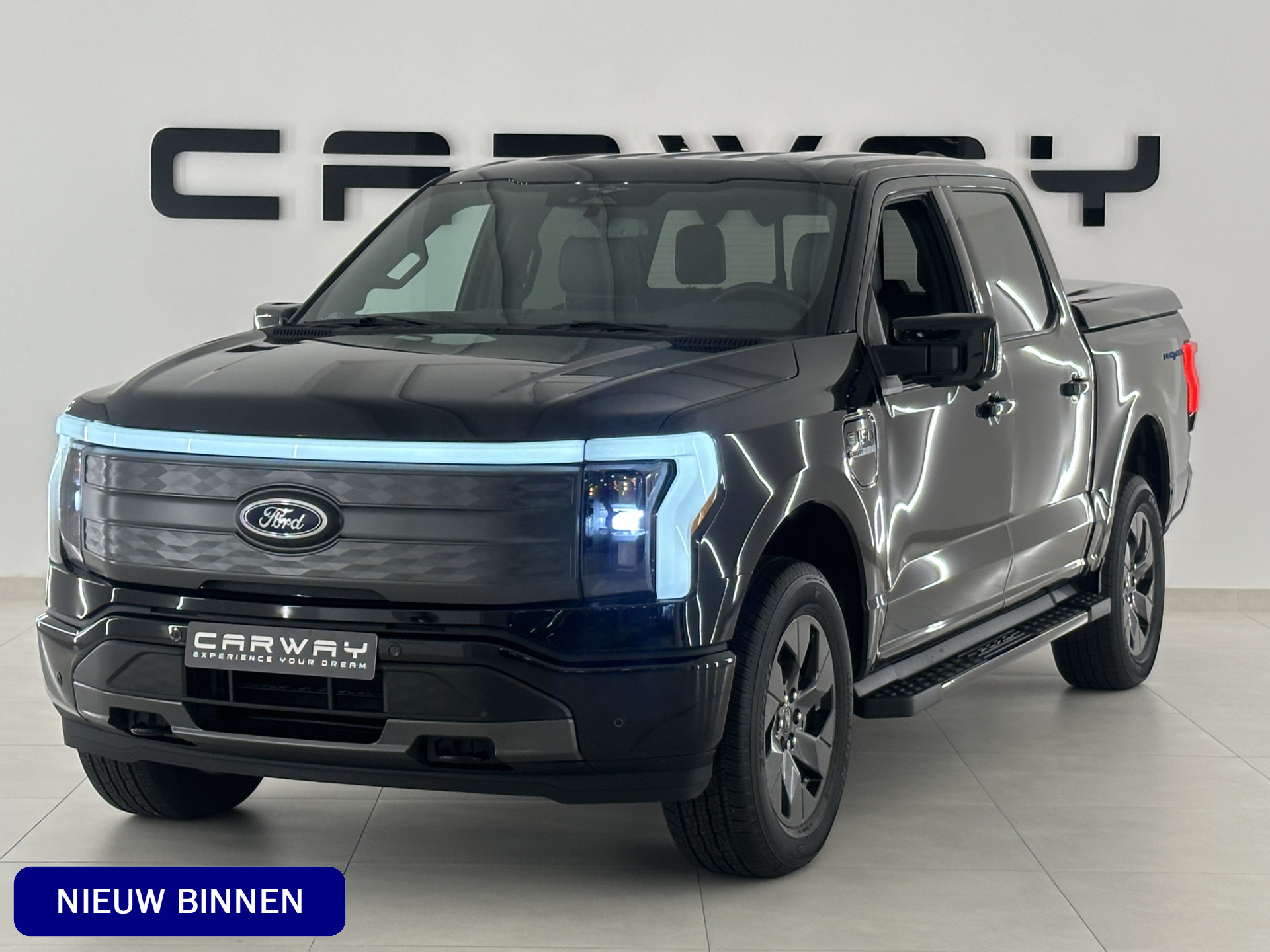 Ford F-150 Lightning Lariat Standard Range