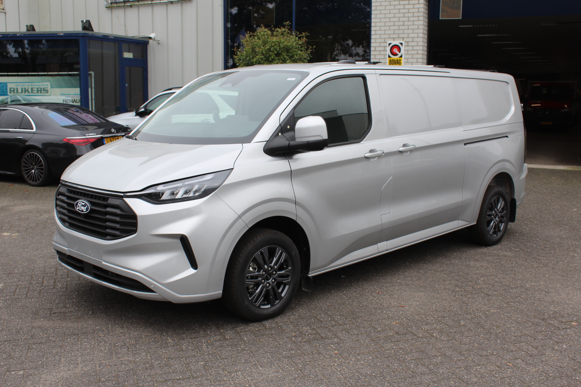 Ford Transit Custom 320L 170 pk 2.0 TDCI L2 Limited Middenconsole, 2 Schuifdeuren, Driver Assistance Pack Premium , Trekhaak