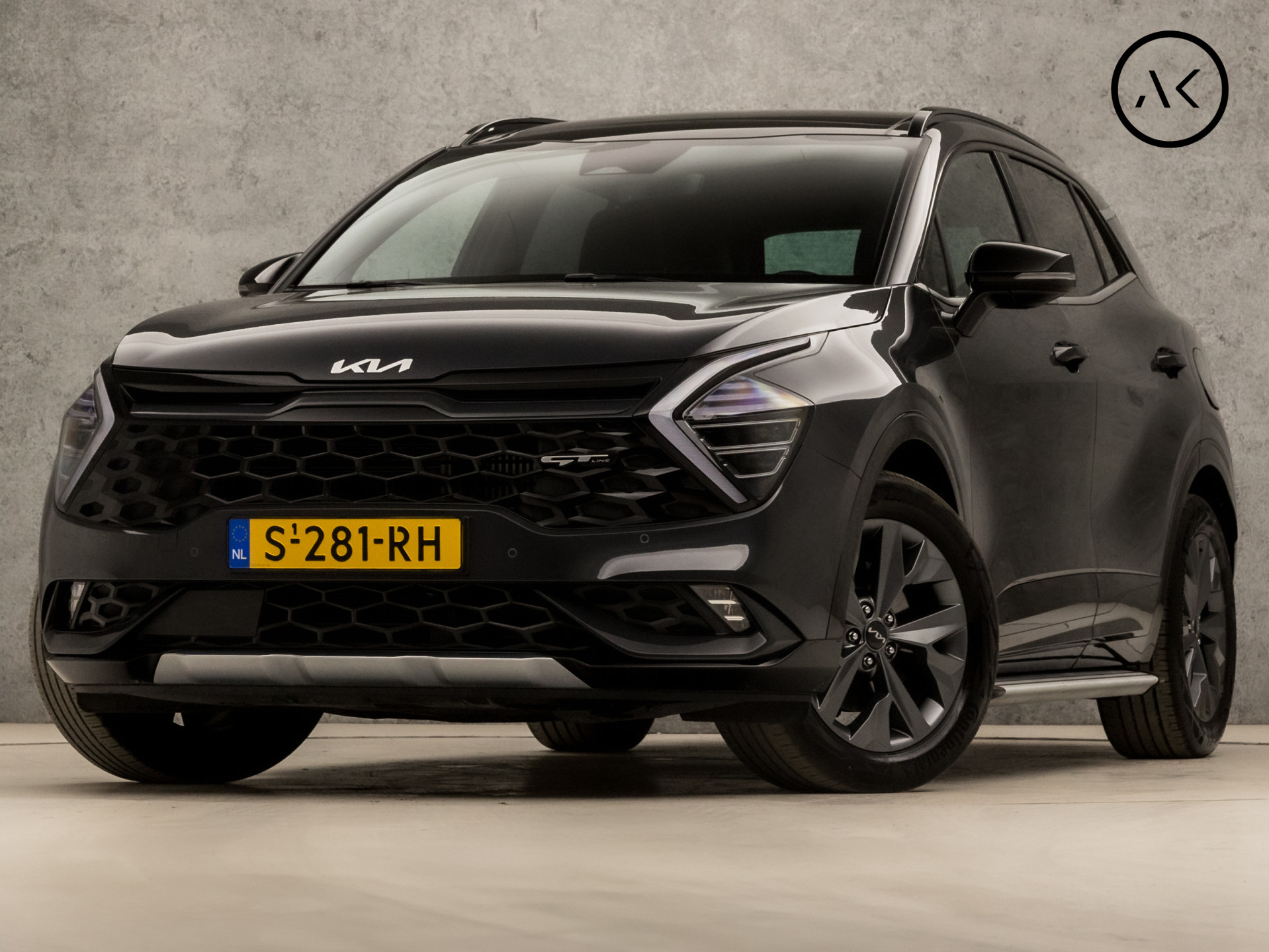 Kia Sportage 1.6 T-GDi Hybrid GT-Line 230Pk Automaat (PANORAMADAK, APPLE CARPLAY, GROOT NAVI, VIRTUAL COCKPIT, ADAPTIVE CRUISE, LEDER/ALCANTARA, ELEK SPORTSTOELEN, STUUR/STOELVERWARMING, SFEERVERLICHTING, KEYLESS, ZWART HEMEL, NI