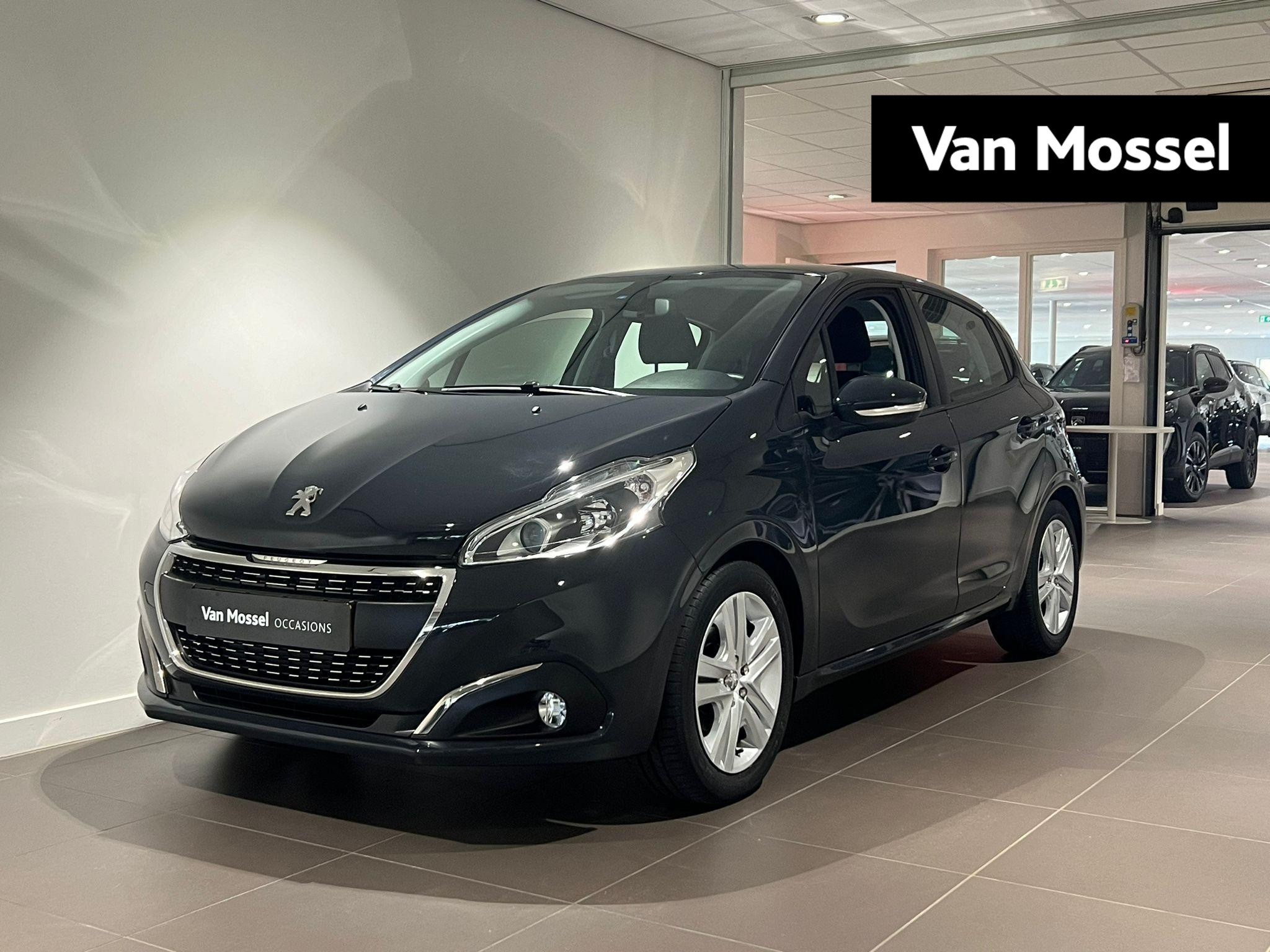 Peugeot 208 1.2 PureTech Signature | Navigatie | Parkeersensoren | Apple Carplay/Android Auto | LMV | Airco |