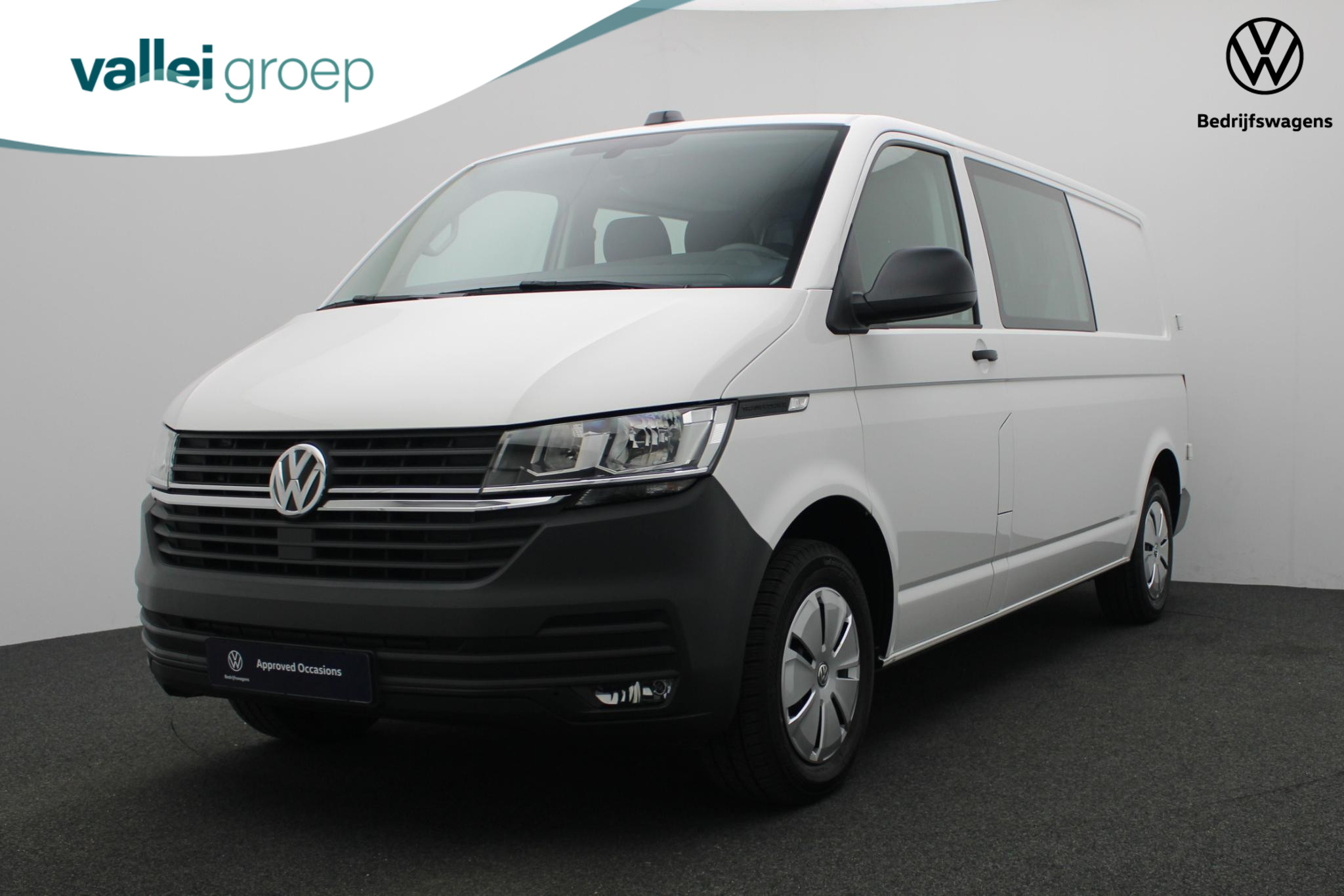 Volkswagen Transporter 2.0 TDI 110PK L2H1 30 DC Comfortline 6 pers. | Navi | Bijrijdersbank | Lat om lat | Cruise | Airco | Apple Carplay / Android Auto