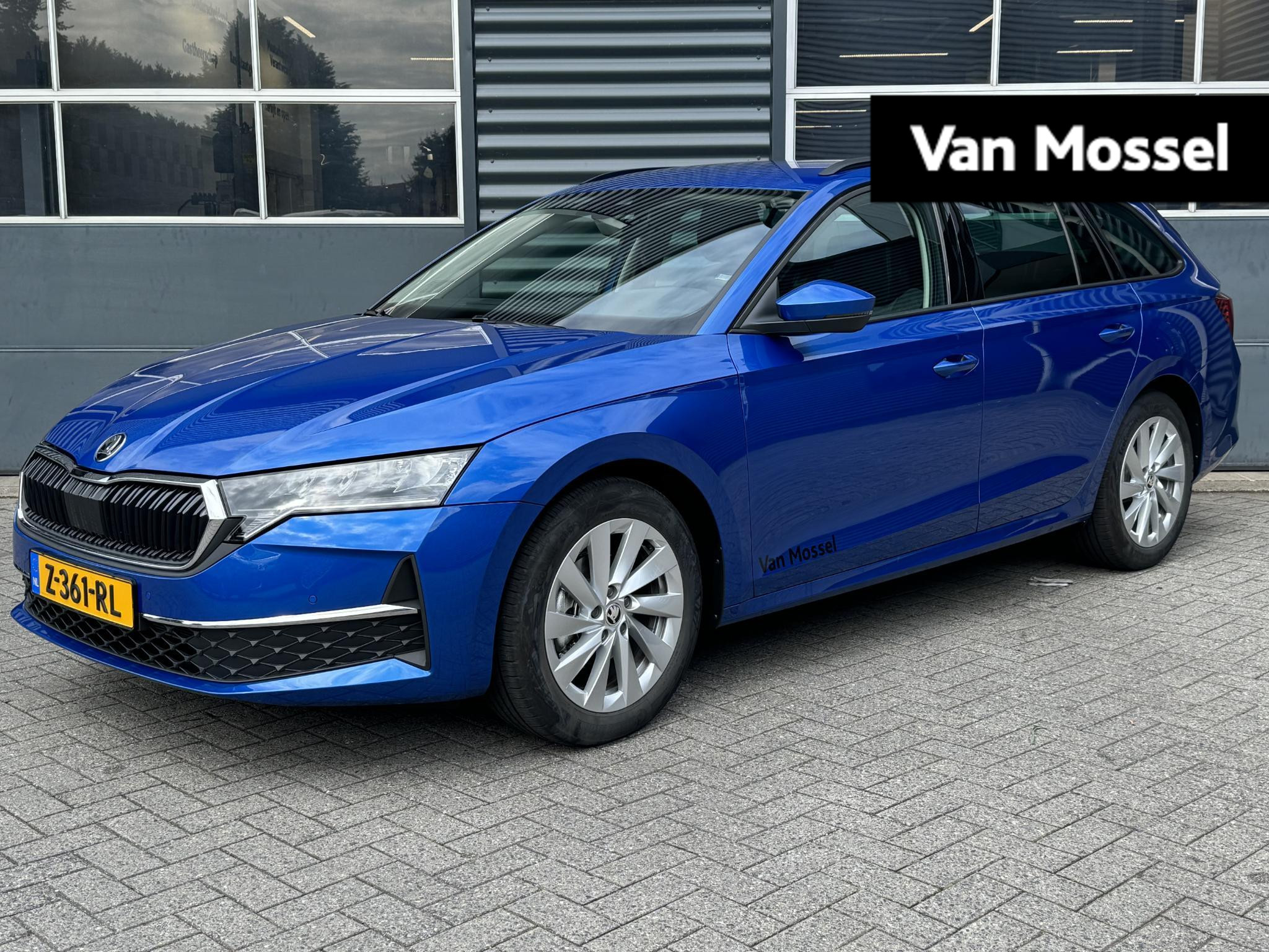 Škoda Octavia Combi 1.5 TSI MHEV First Edition 115 PK | Automaat | LED Koplampen | Virtual Cockpit | Achteruitrijcamera | Climate Control | Adaptive Cruise Control | Apple Carplay/Android Auto | Elektrische achterklep | Keyless-Entry | Stoelverwarming | Parkeersensoren | Privacy Glass | Lichtmetalen velgen | PRIJS = NETTO RIJKLAAR!