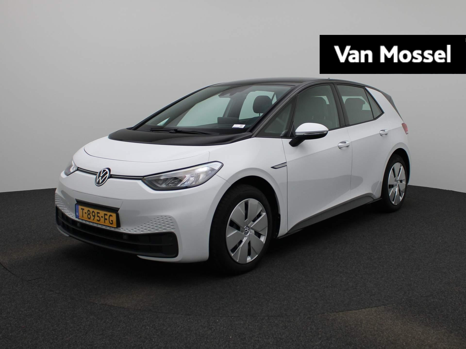 Volkswagen ID.3 Pure 45 kWh | Navigatie | Cruise Control | Parkeersensoren voor/achter |