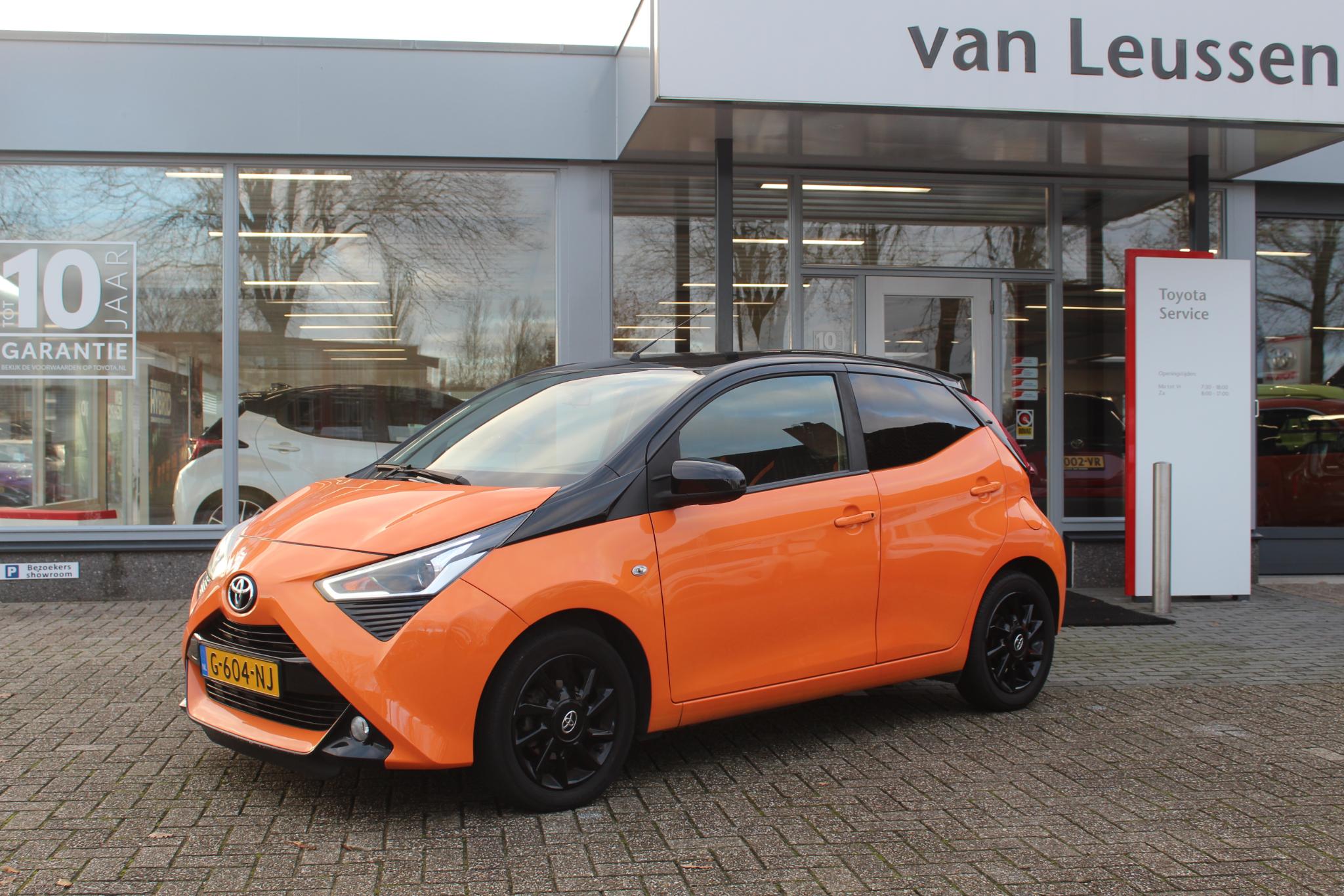 Toyota Aygo 1.0 VVT-I C-CITE DAB LM-VELGEN AIRCO APPLE/ANDROID CAMERA