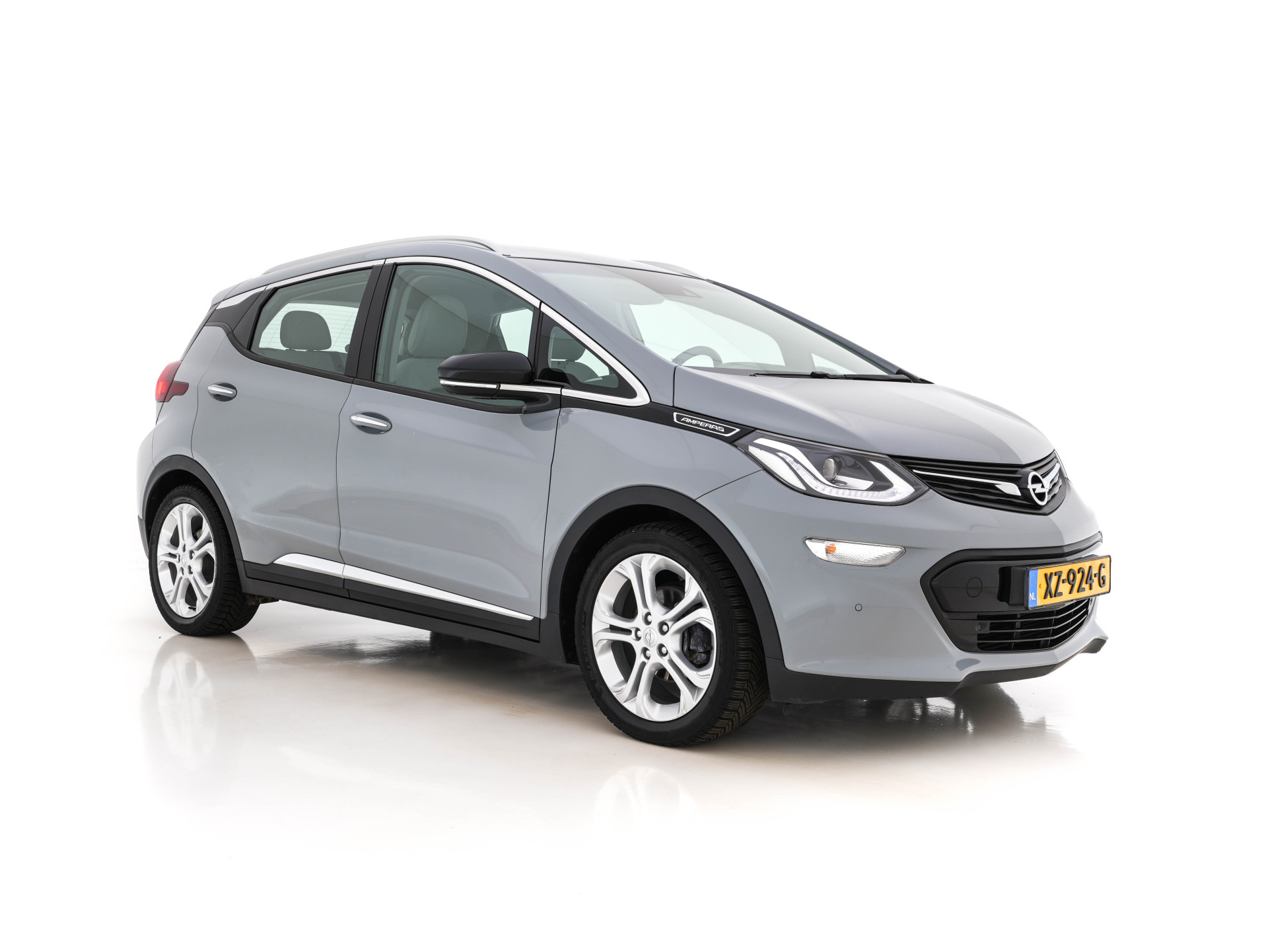 Opel Ampera-e Business Executive 60 kWh (INCL-BTW) *FULL-LED | KEYLESS | LANE-ASSIST | DAB | ECC | PDC | CRUISE | APP-CONNECT | COMFORT-SEATS | 17"ALU*