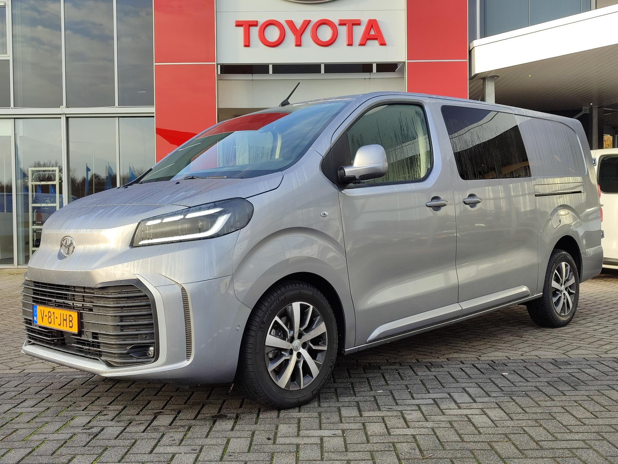 Toyota ProAce Long Worker DC 2.0 D-4D Professional 180PK AUTOMAAT KEYLESS CAMERA BLUETOOTH STOEL/STUURVERW NAVI 2X SCHUIFDEUR LM-VELGEN LED NIEUW