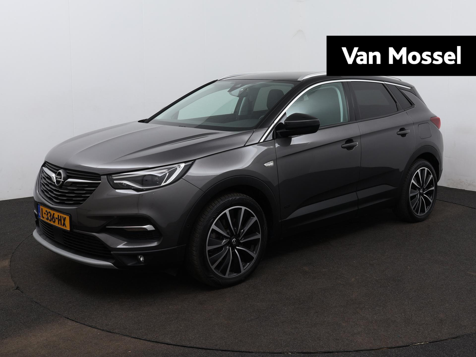 Opel Grandland X 1.6 Turbo Hybrid4 Business Executive | Navigatie | Climate control | Camera | 300PK!