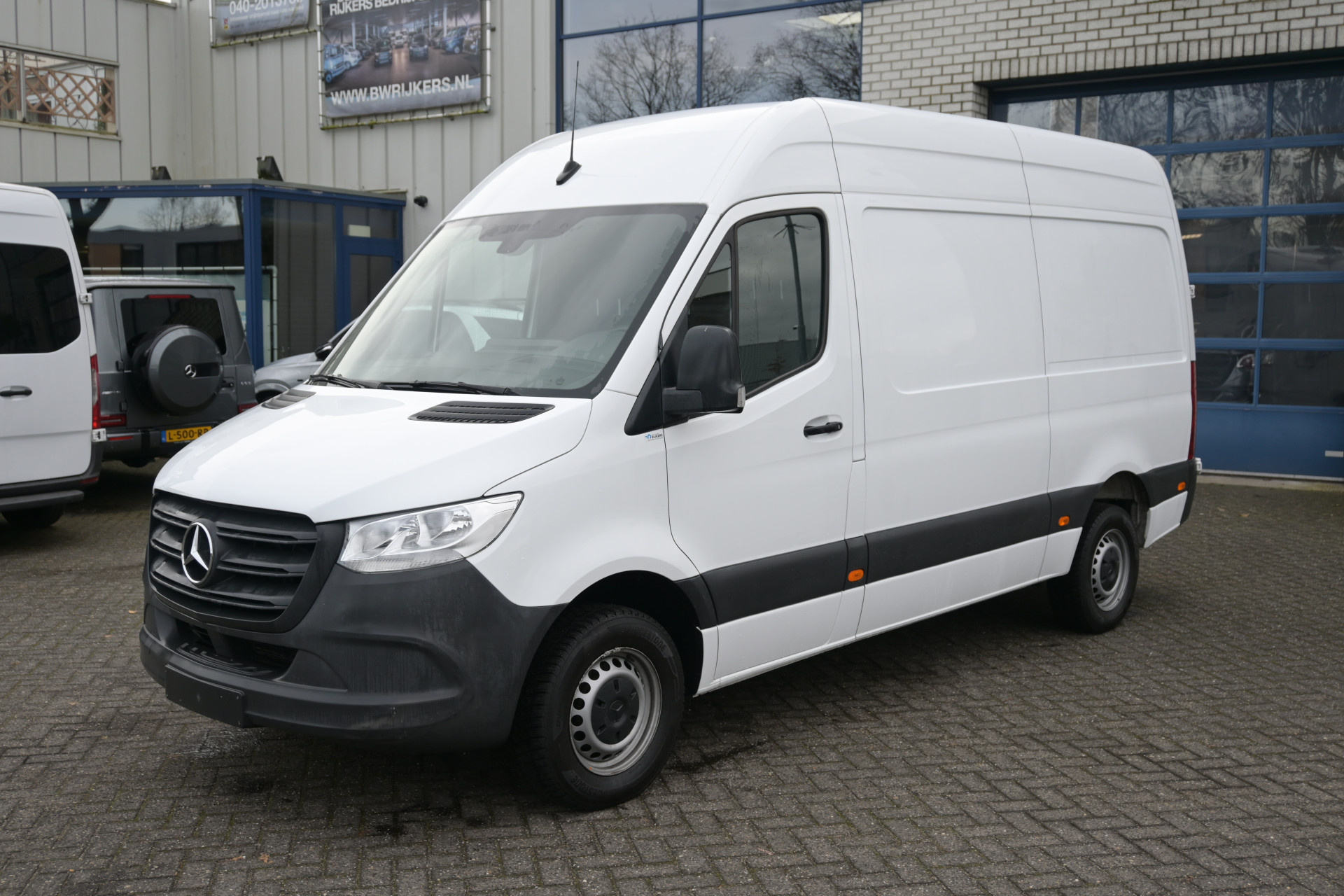 Mercedes-Benz Sprinter 316 CDI L2H2 3500kg trekhaak, MBUX met camera, Comfort stoel