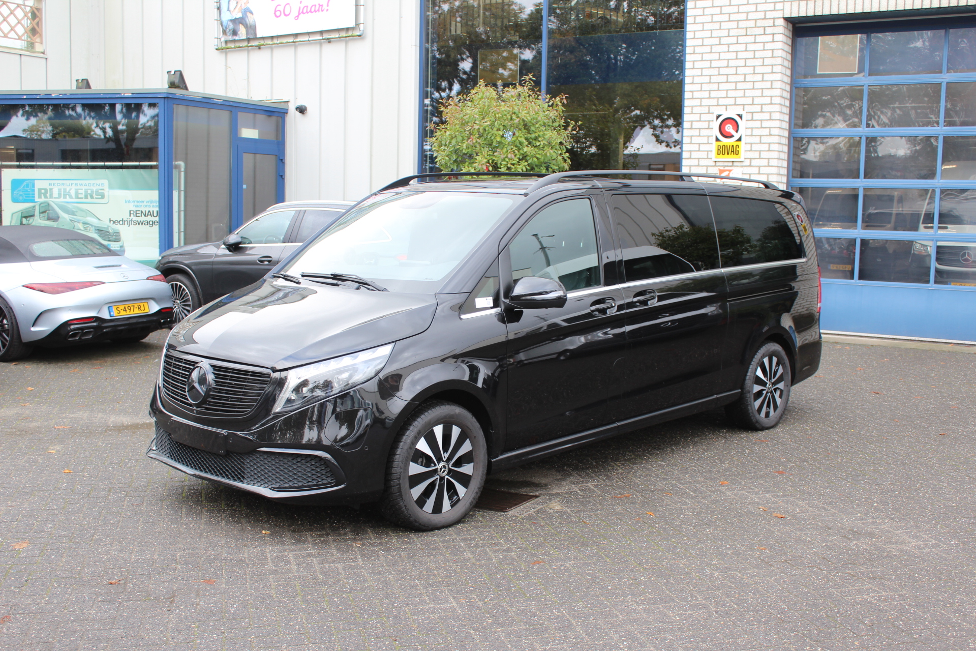 Mercedes-Benz EQV 300 L3 Avantgarde 90 kWh Airmatic/Luchtvering, 8 persoons, Zwarte hemel