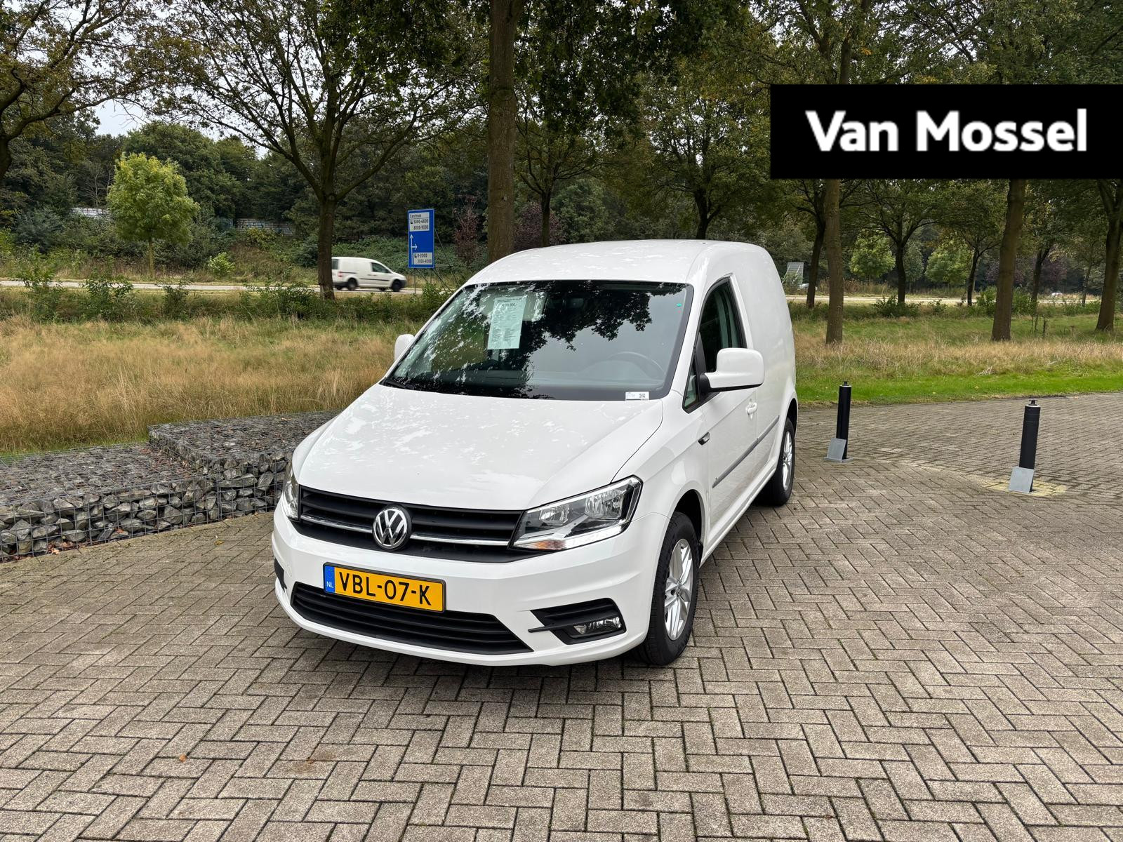 Volkswagen Caddy 2.0 TDI L1H1 BMT Highline | Automaat | Multifunctioneel stuur | Parkeerhulp achter | Trekhaak | Navigatie | Radio |