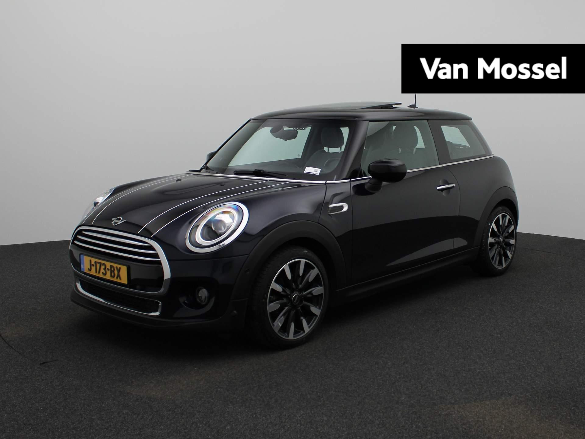 MINI Cooper Mini 1.5 Chili | Automaat | Half-Leder | Panorama dak | Harman Kardon | Stoel verwarming | Navigatie | Climate control | Parkeer sensoren | LMV | LED | Camera | Schuifdak |