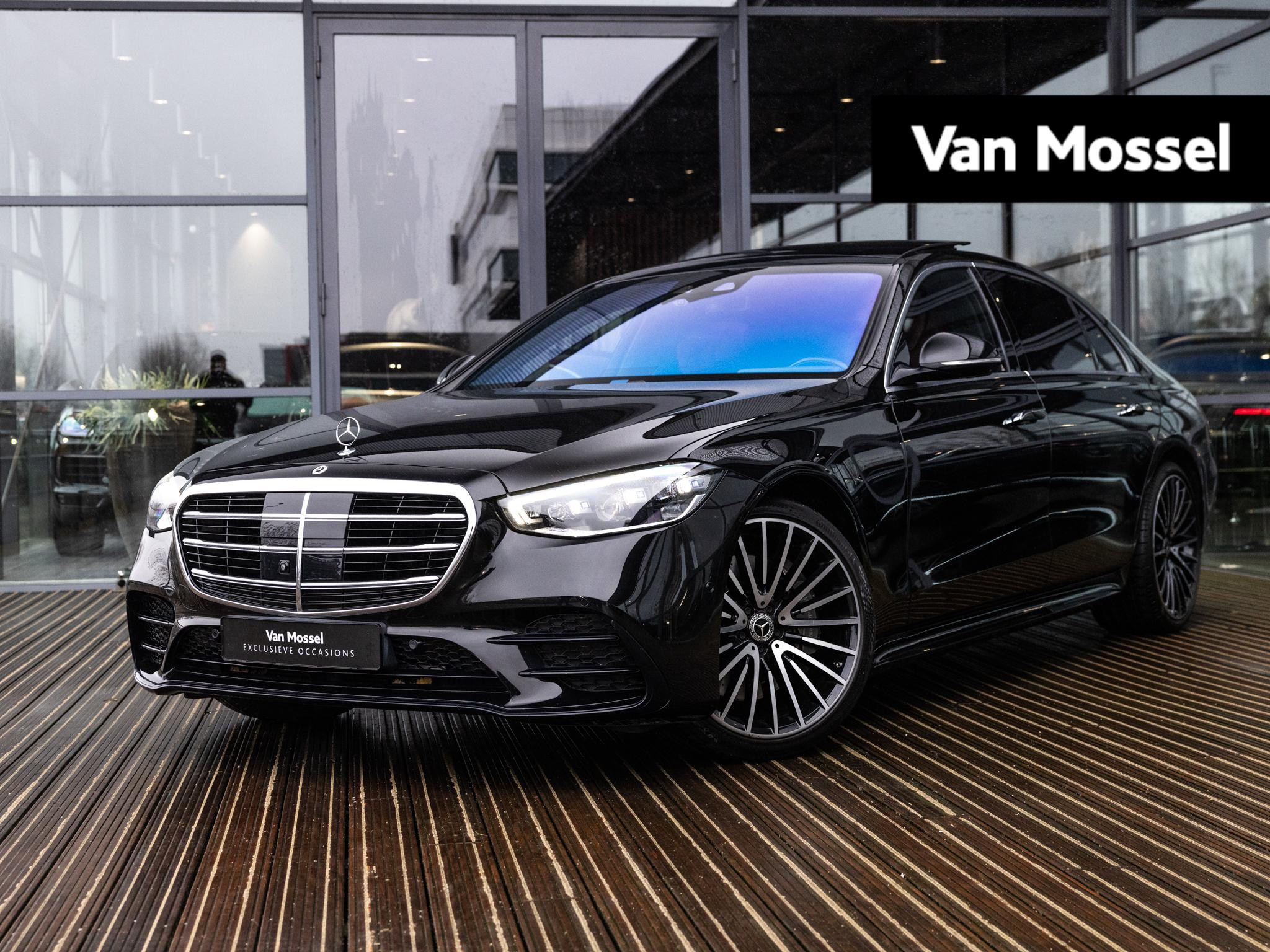 Mercedes-Benz S-Klasse 500 4MATIC Lang AMG Line | 1E EIGENAAR | NL AUTO | ACHTERASBESTURING | REAR EXECUTIVE PAKKET | BURMESTER | STOELVERWARMING + VENTILATIE VOOR EN ACHTER | STOELMASSAGE | RIJ-ASSISTENTIE | 360 CAMERA | SOFTCLOSE | HEAD-UP |