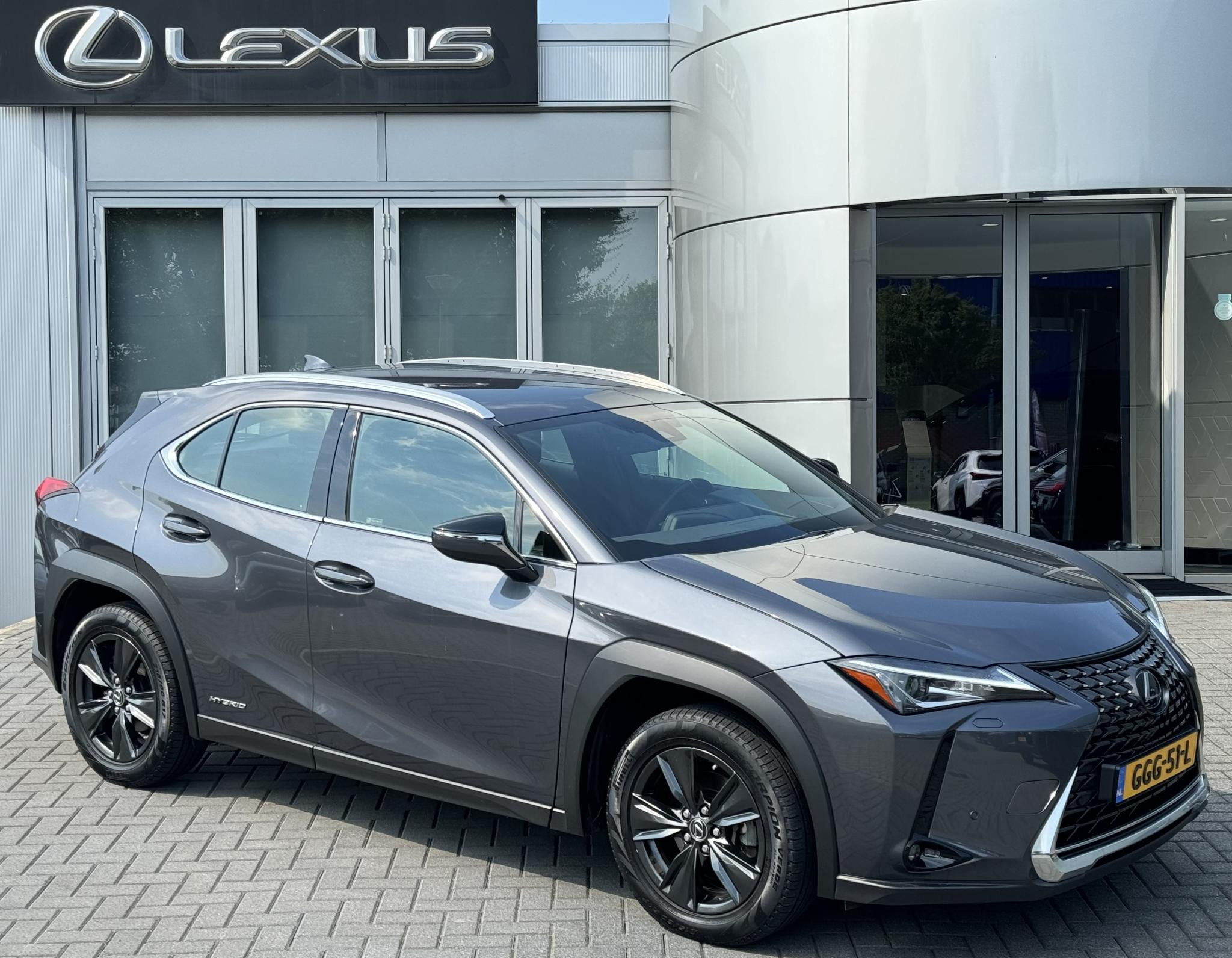 Lexus UX 250h Luxury Line LEDER STOELVERW CAMERA NAVI KEYLESS DODEHOEKDETECTIE PARK-SENSOREN APPLE/ANDROID