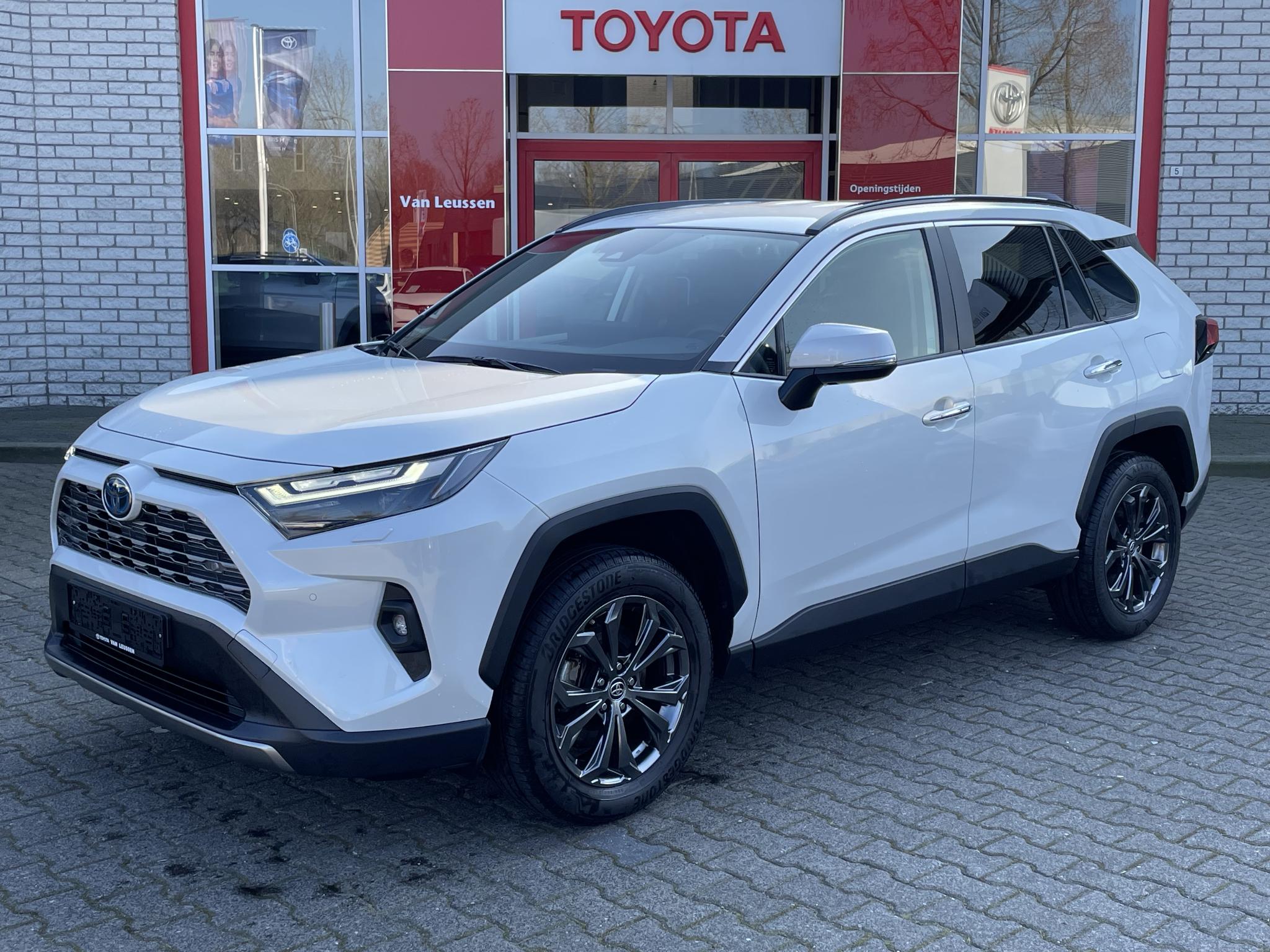 Toyota RAV4 2.5 Hybrid AWD EXECUTIVE STOEL/STUURVERW LEDER EL-STOEL MET GEHEUGEN BLIND-SPOT AFN-TREKHAAK 1650KG-TREKGEW PARK-SENSOREN NAVI 18" LM-VELGEN