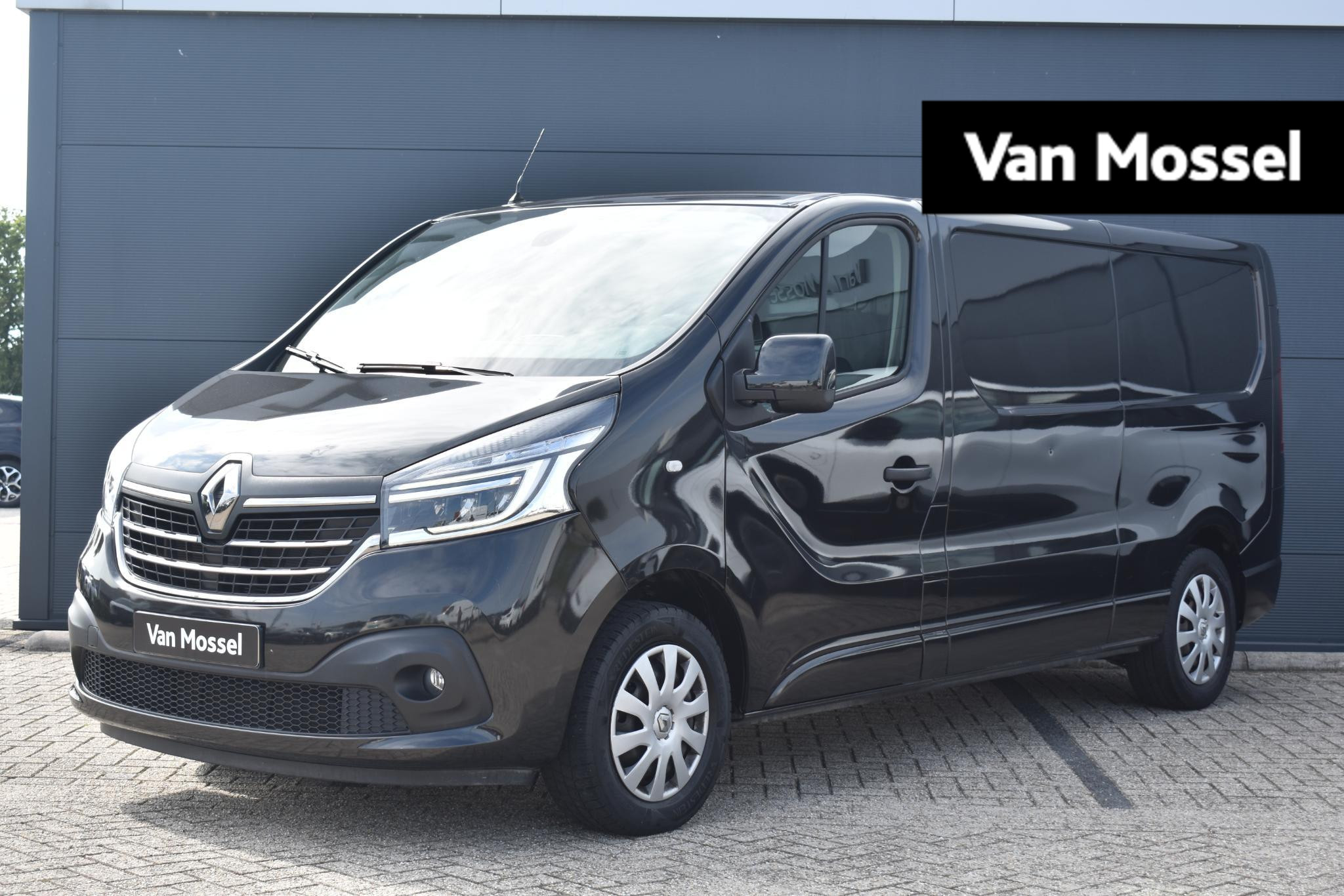 Renault Trafic 2.0 dCi T29 L2H1 Business EDC 145pk | Automaat | Climate control | Achteruitrijcamera + Parkeersensoren | Apple-carplay | Trekhaak | LED-koplampen