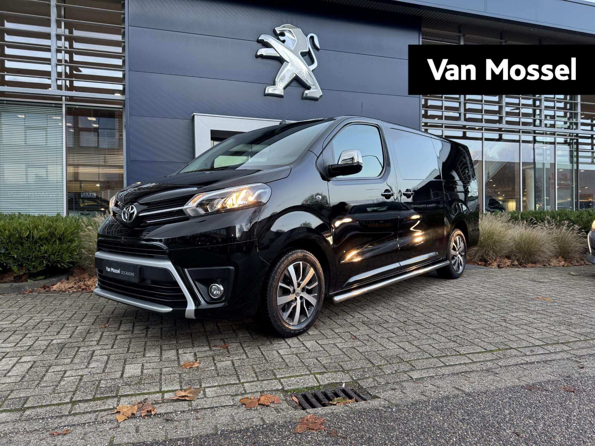 Toyota ProAce Worker 2.0 D-4D Professional Long l Black Platinum Pack l Camera l Achterklep l BPM vrij