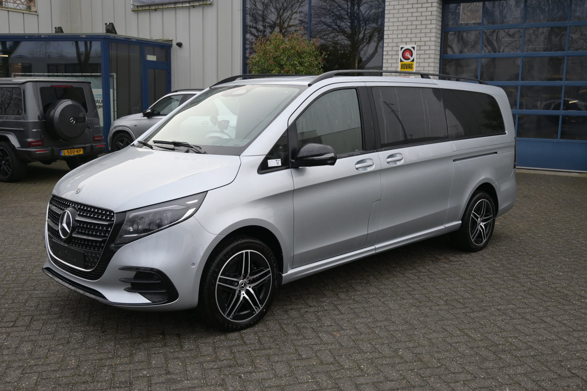 Mercedes-Benz V-Klasse 300d L3 Exclusive AMG Verwarmbare en Geventileerde stoelen, Airmatic/Luchtvering, Burmester