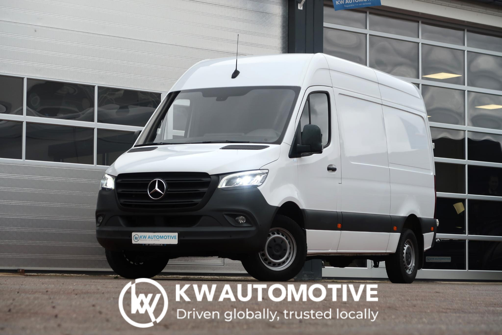 Mercedes-Benz Sprinter 319 CDI L2H2 AUT/ CAMERA/ LED/ CRUISE/ CLIMA/ STANDKACH