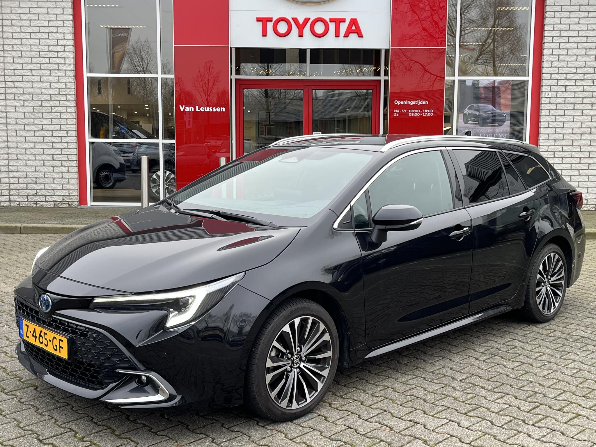 Toyota Corolla Touring Sports 1.8 HYBRID FIRST EDITION KEYLESS EL-ACHTERKLEP STOELVERW NAVI APPLE/ANDROID NL-AUTO 1E-EIG