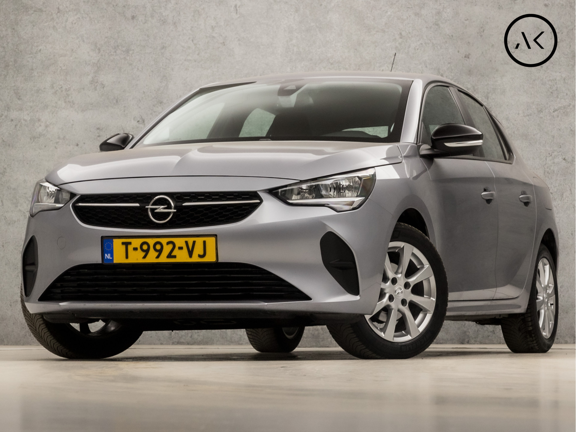 Opel Corsa 1.2 Sport (APPLE CARPLAY, GROOT NAVI, CRUISE, DAB+, SPORTSTOELEN, LM VELGEN, PARKEERSENSOREN, LANE ASSIST, NIEUWE APK, NIEUWSTAAT)