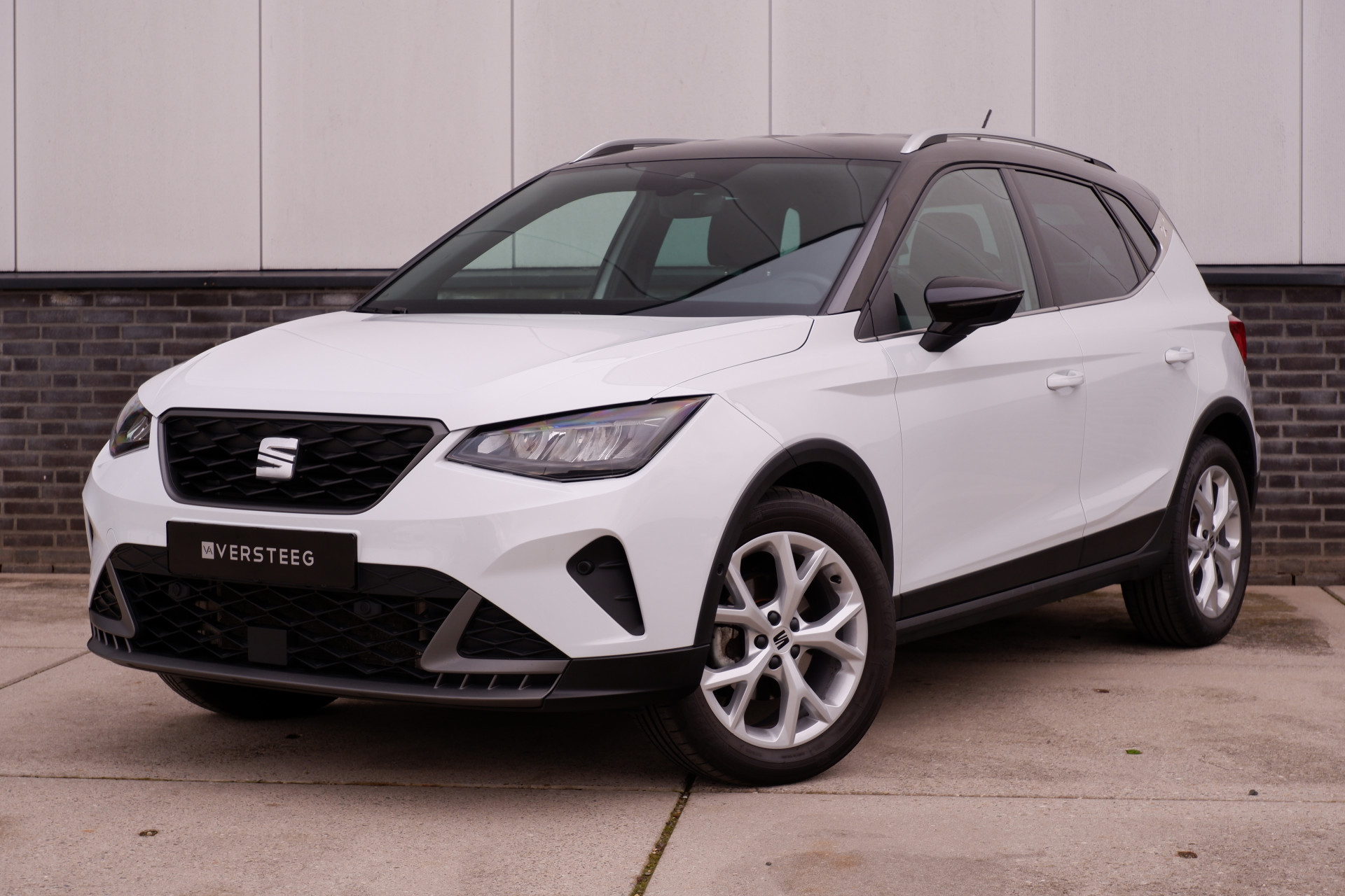 SEAT Arona 1.0 TSI FR Business Connect | LED | ACC | Camera | Carplay | PDC