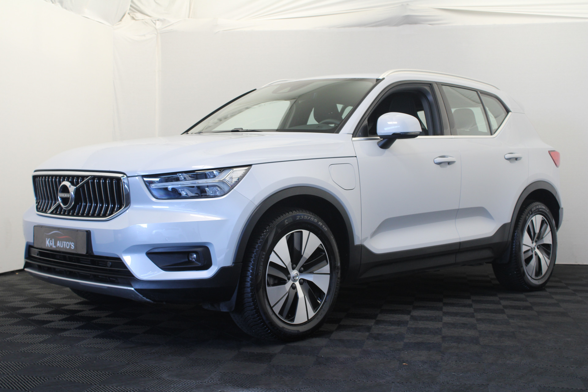 Volvo XC40 1.5 T5 Twin Engine Momentum Pro |Camera|Carplay|