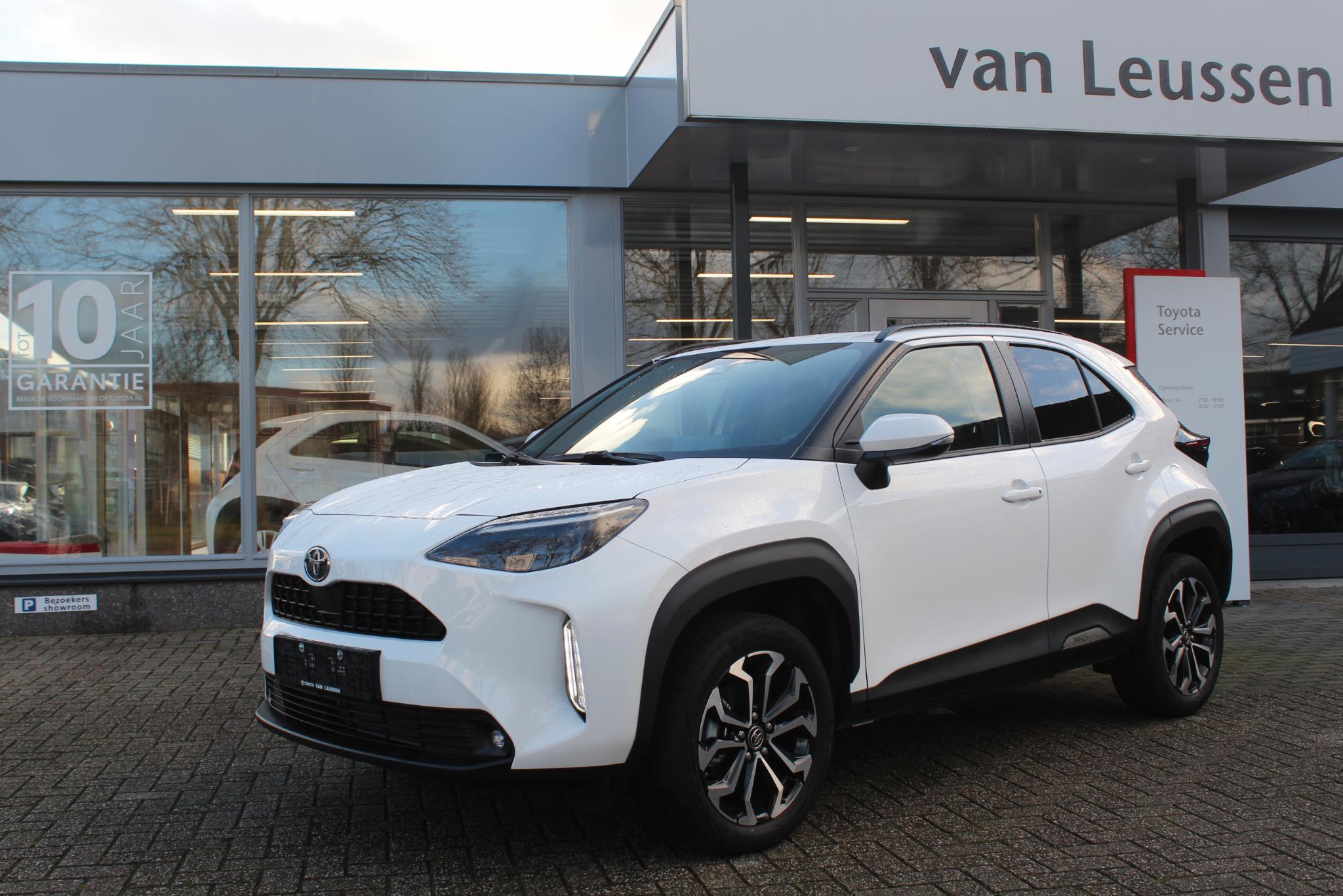 Toyota Yaris Cross 1.5 HYBRID DYNAMIC APPLE/ANDROID STOEL/STUURVERWARMING 17"LMV PRIVACY-GLASS LED-PAKKET