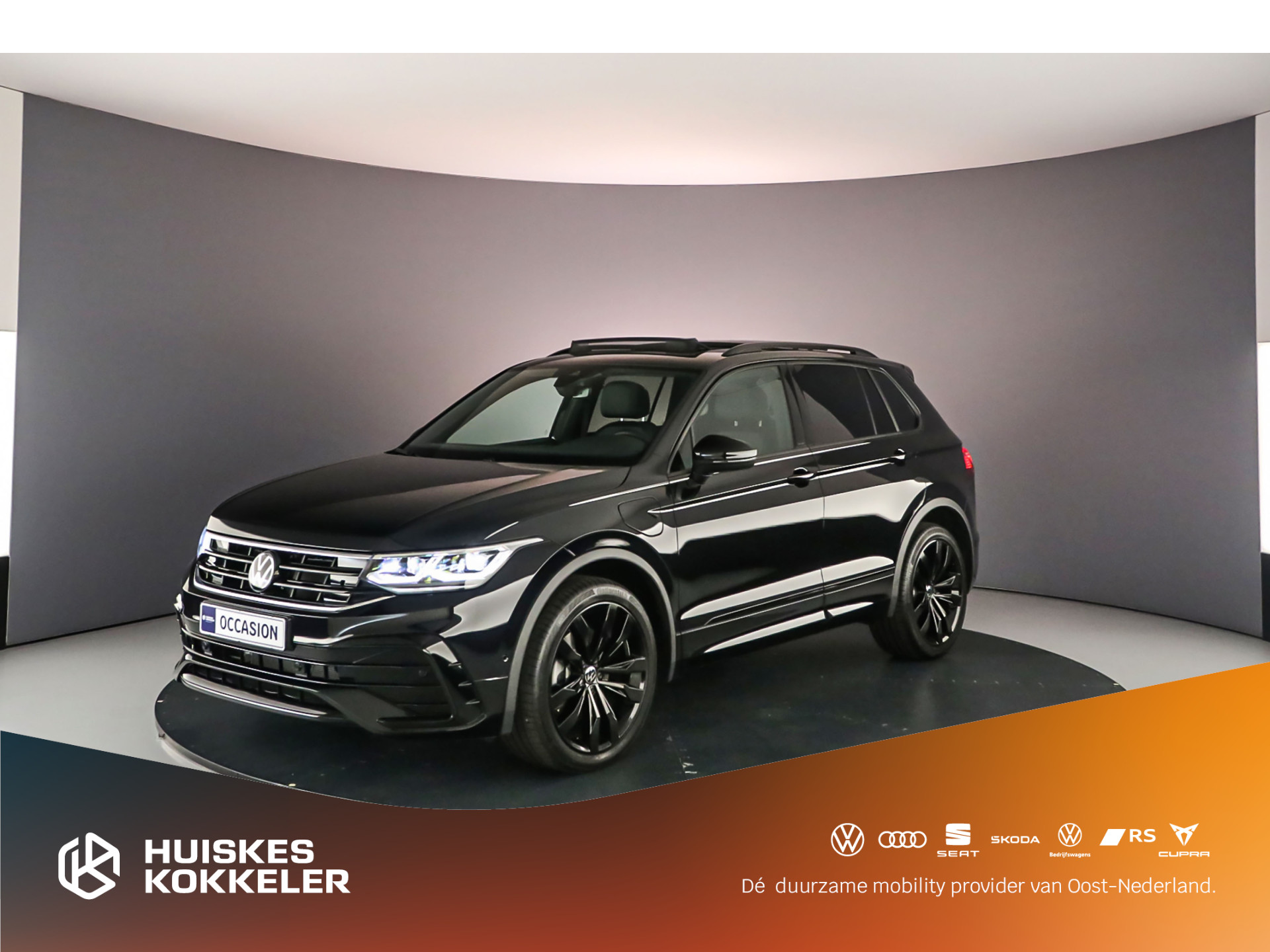 Volkswagen Tiguan R-Line Business 1.4 TSI eHybrid 245pk DSG Automaat Trekhaak, Panoramadak, Adaptive cruise control, Elektrische achterklep, Achteruitrijcamera, LED matrix koplampen, Navigatie, Stuurwiel verwarmd