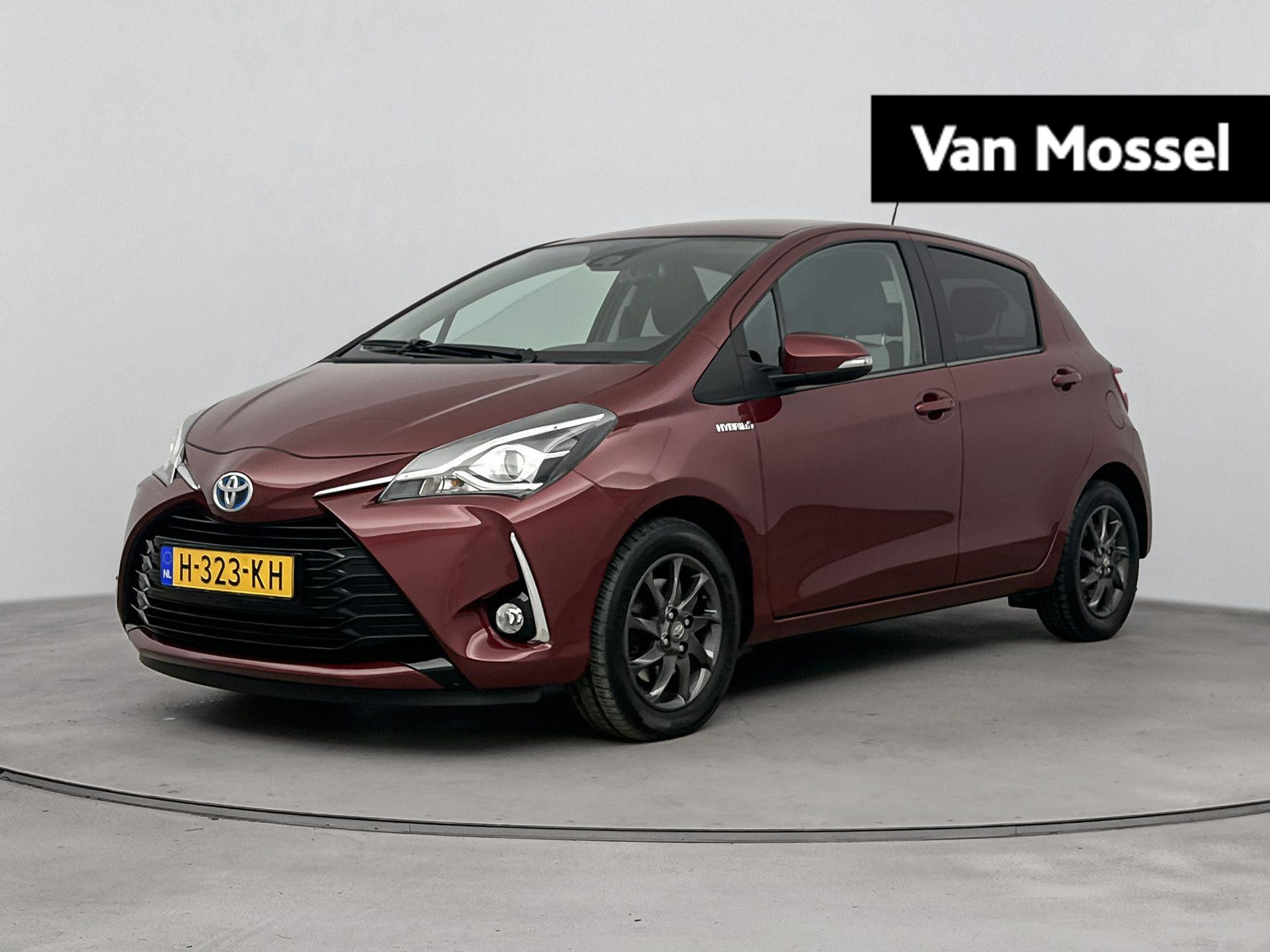 Toyota Yaris 1.5 Hybrid 100Pk Dynamic Automaat | Navigatie | Achteruitrijcamera | Climate Control | Cruise Control & Snelheidsbegrenzer | Privacy Glass | Lichtmetalen Velgen |