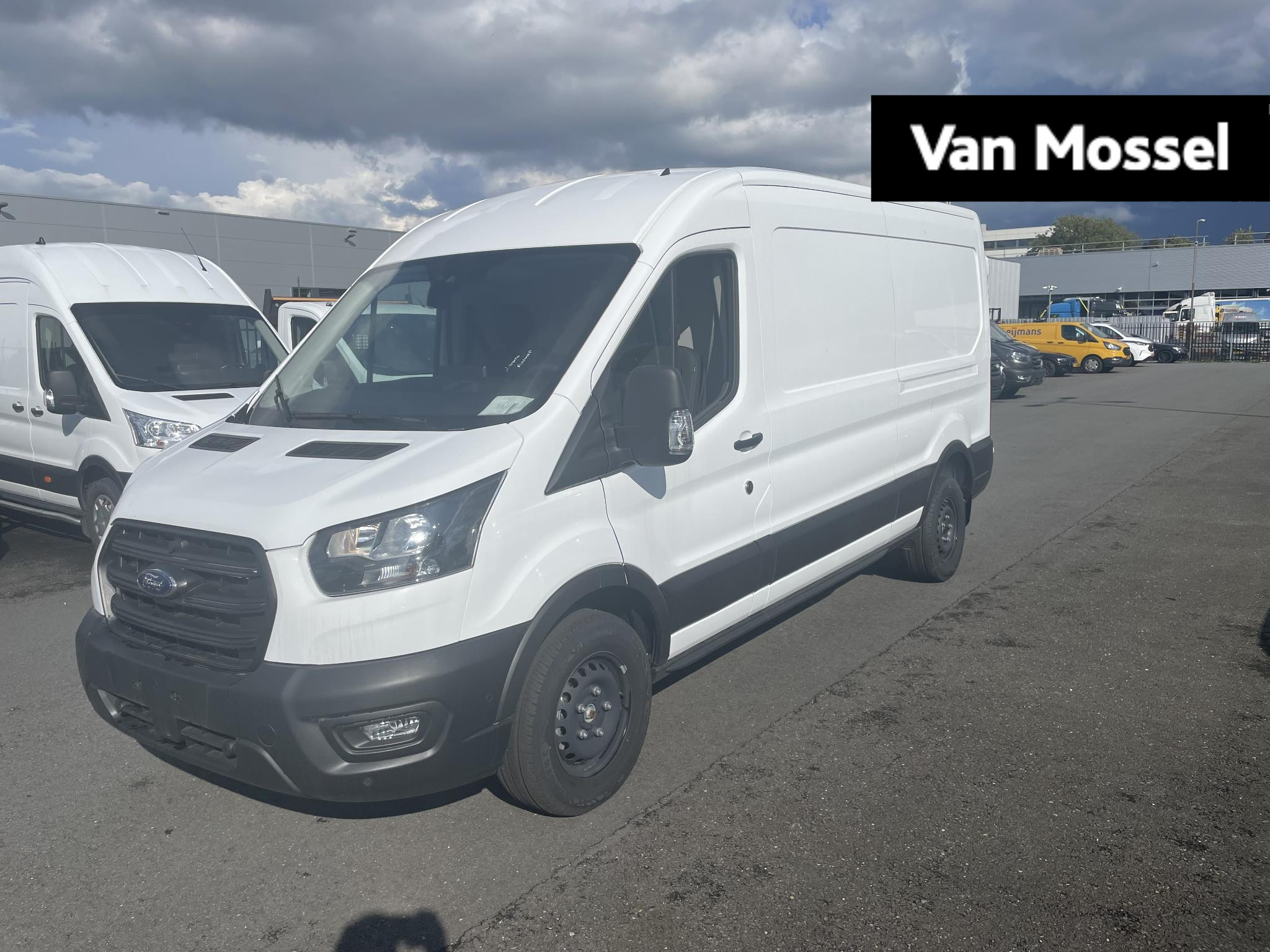 Ford Transit 350 2.0 TDCI L3H2 Trend | NIEUW UIT VOORRAAD | Trekhaak | LED laadruimte | 13p Trekhaak | Safety & Comfort Pack