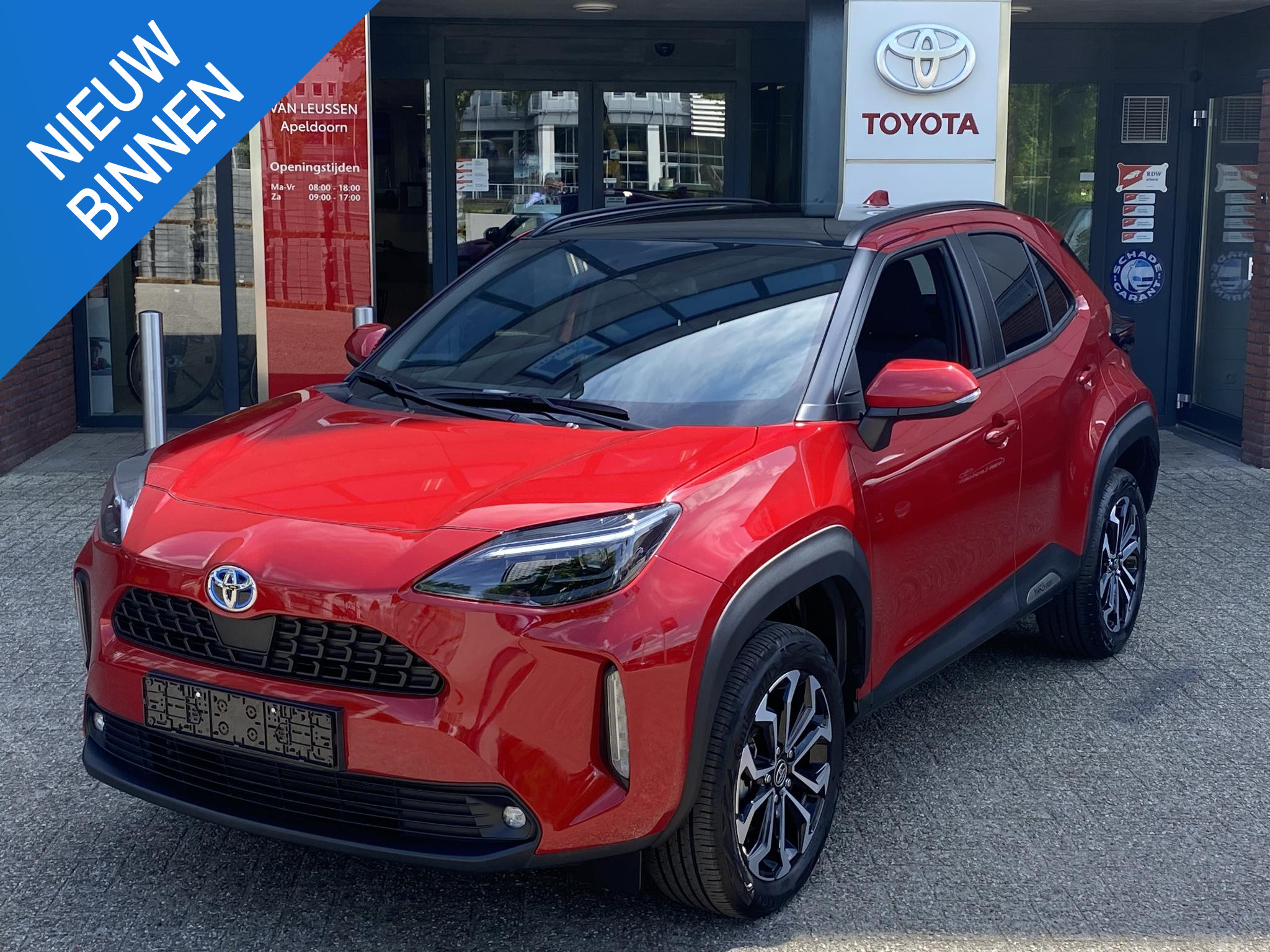 Toyota Yaris Cross 1.5 Hybrid STYLE+ PANODAK STOEL/STUURVERW HEAD-UP NAVI CAMERA APPLE/ANDROID KEYLESS 17'' LM-VELGEN AD-CRUISE  CLIMA