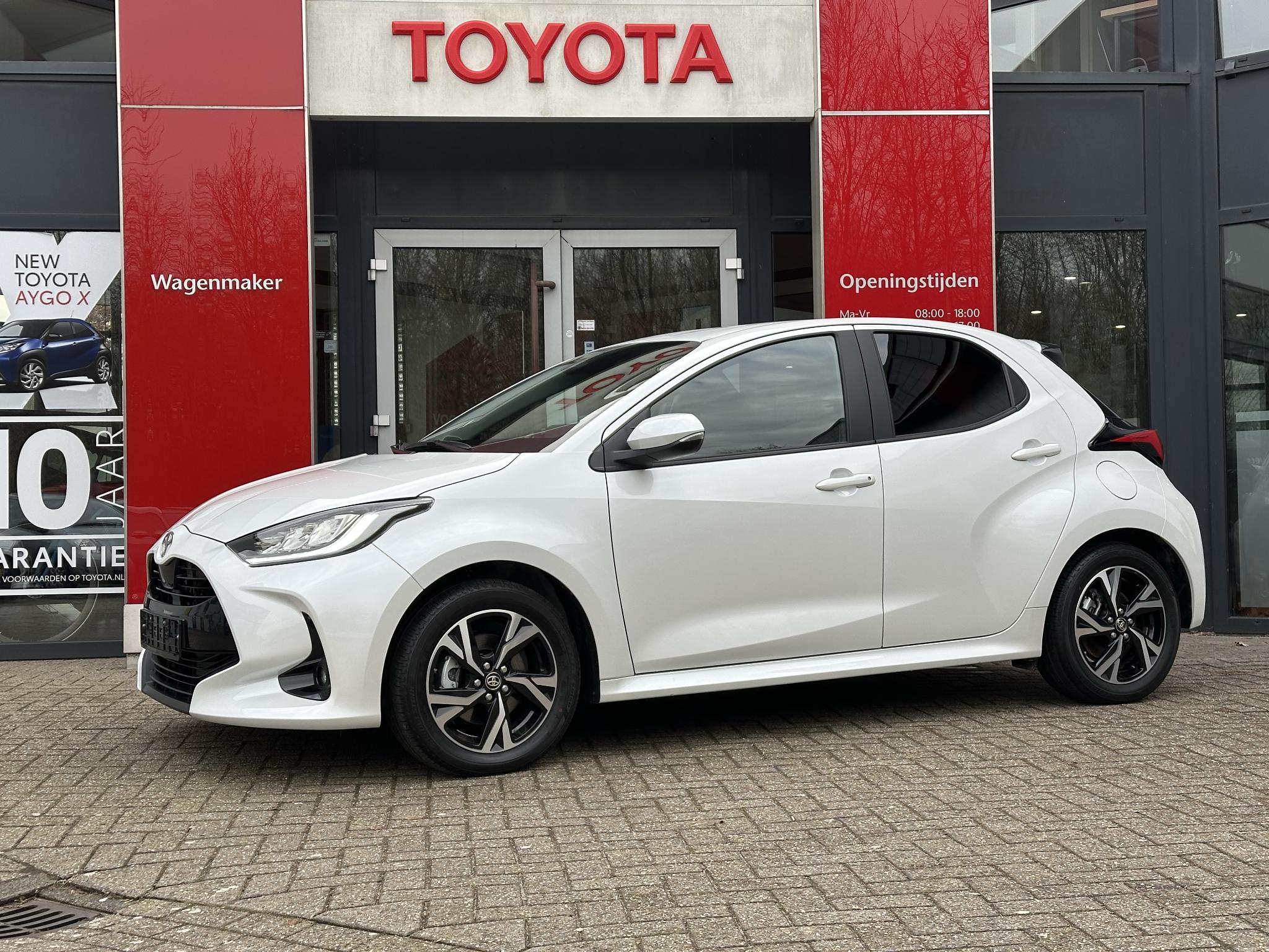 Toyota Yaris 1.5 HYBRID DYNAMIC APPLE/ANDROID 16"LMV LED-PAKKET NAVI AD-CRUISE CAMERA