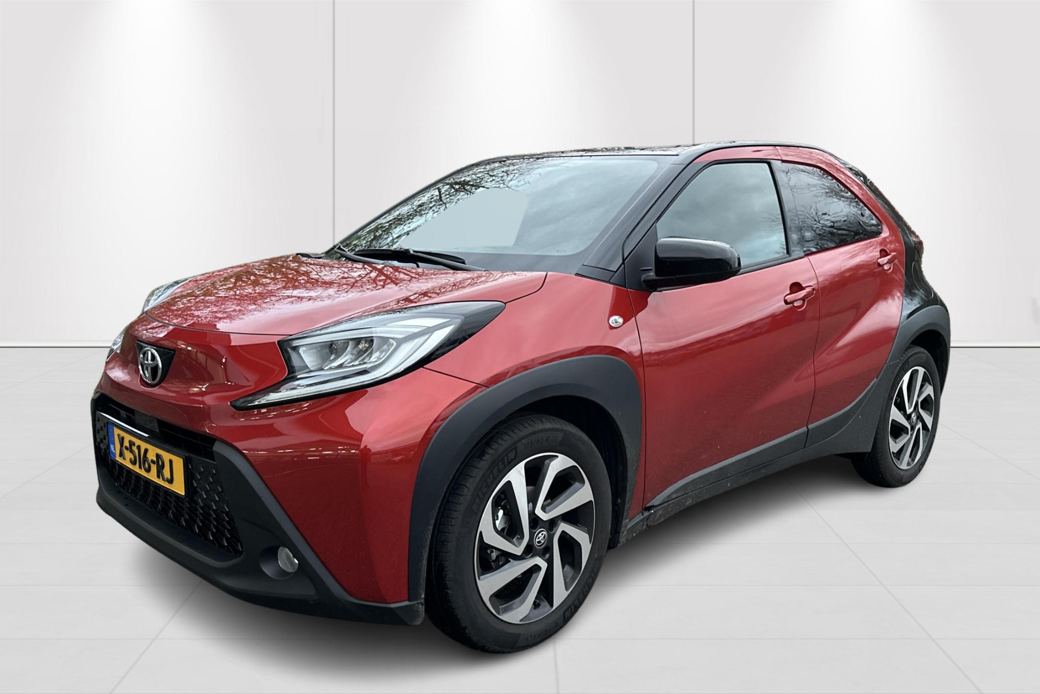 Toyota Aygo X 1.0 VVT-i MT Pulse BI-TONE CLIMA APPLE / ANDROID GETINT GLAS 17'' LICHTMETAAL AD-CRUISE